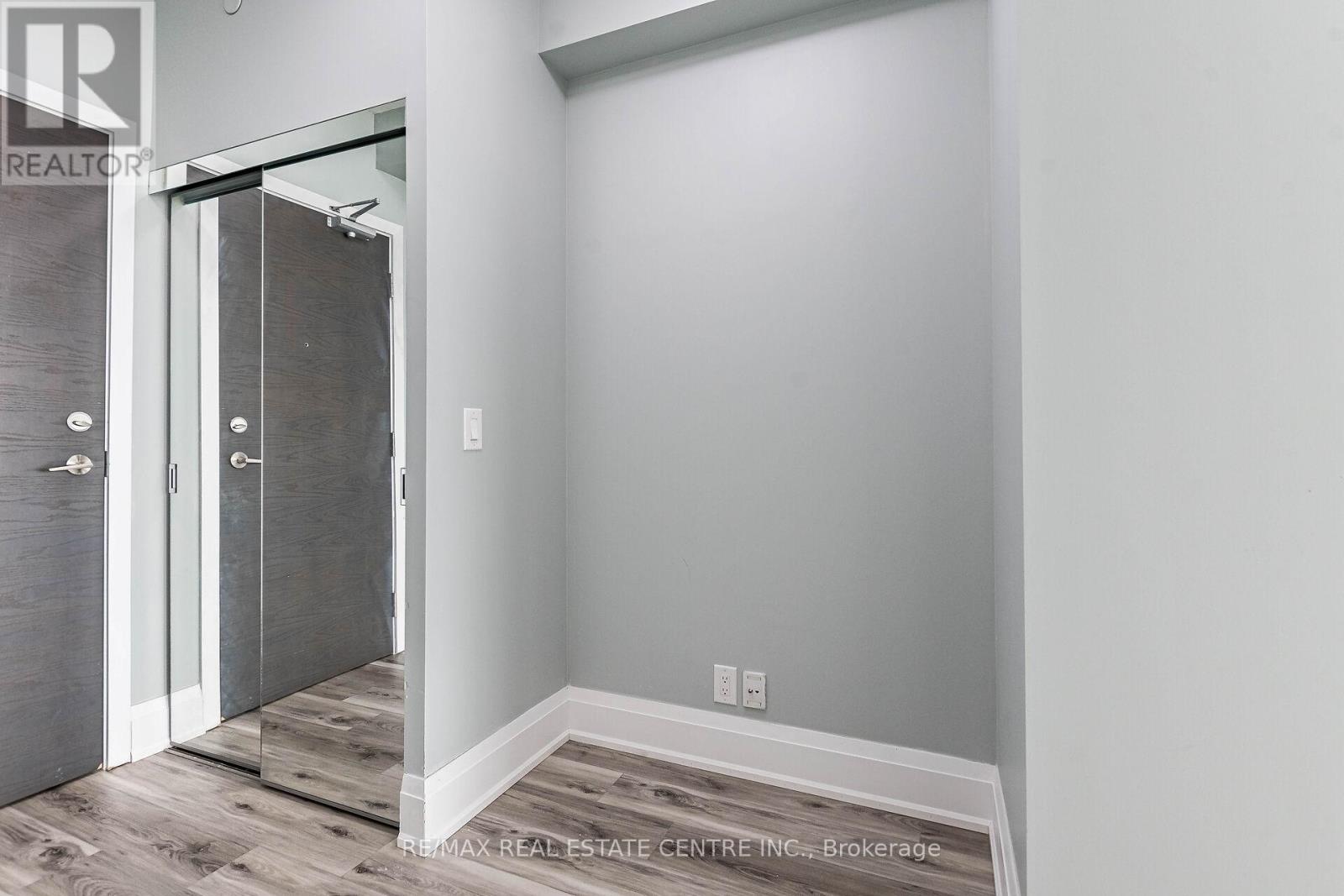 Property at 2611 - 33 SHORE BREEZE DRIVE image 3