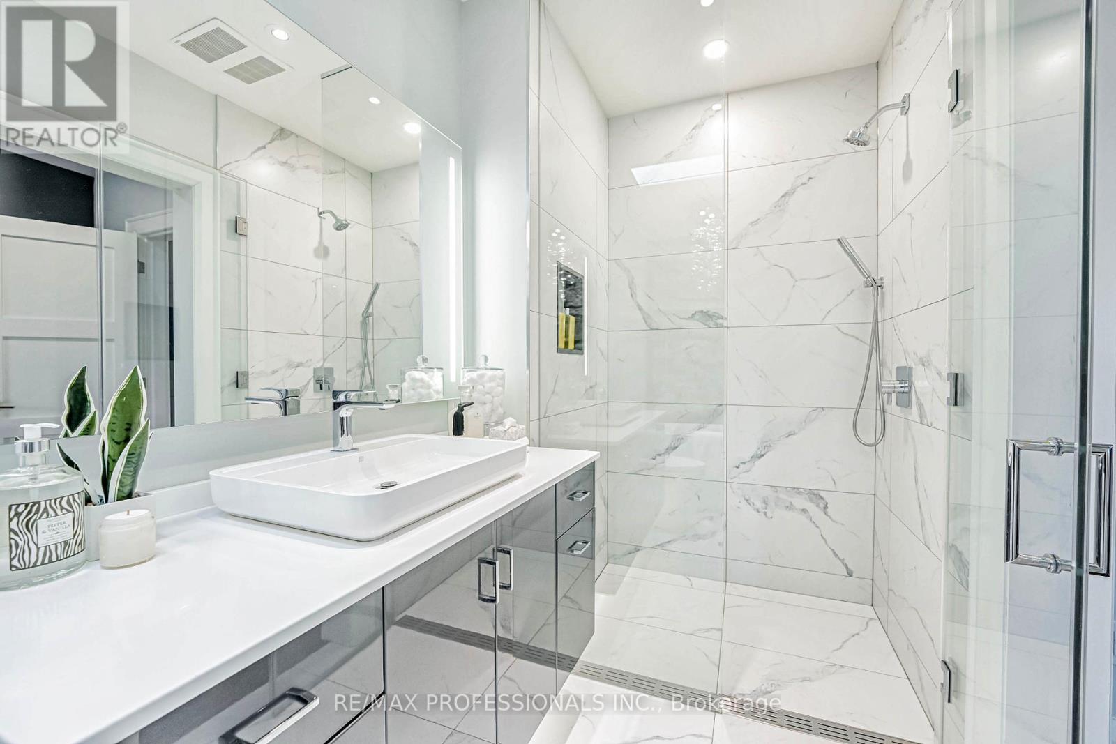 46 Seventh Street, Toronto, Ontario  M8V 3B2 - Photo 20 - W11988182