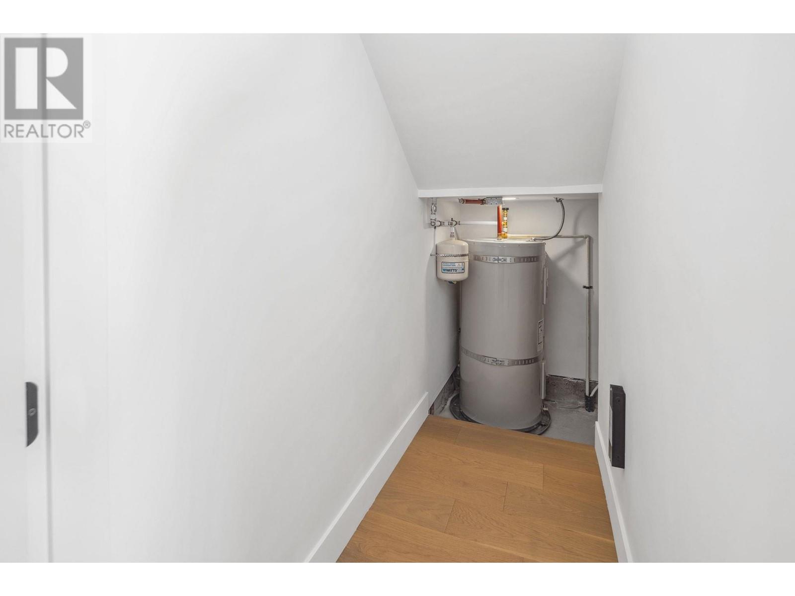 2 2920 Grant Street, Vancouver, British Columbia  V5K 3H5 - Photo 31 - R2961709