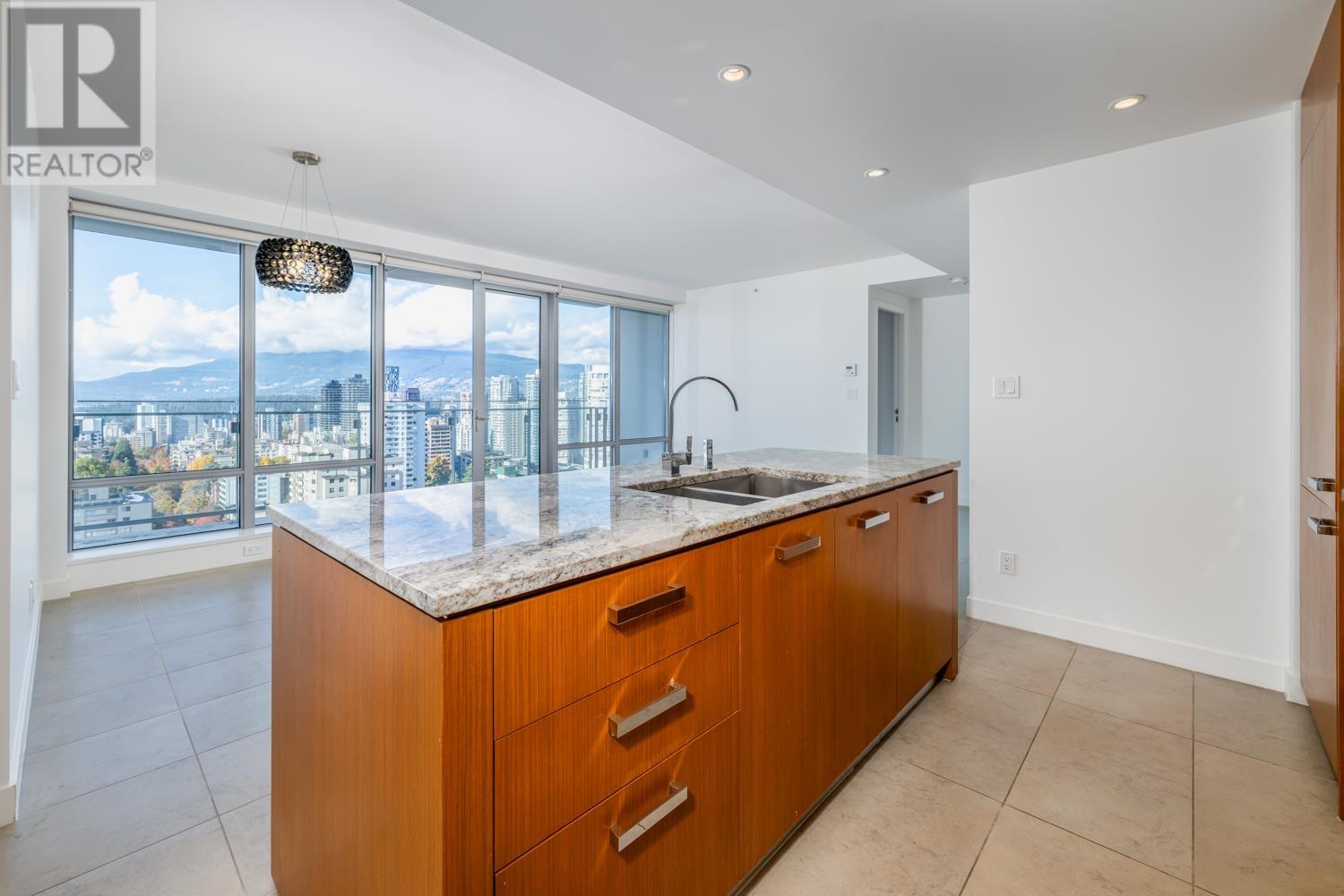 Listing Picture 3 of 32 : 2405 1028 BARCLAY STREET, Vancouver / 溫哥華 - 魯藝地產 Yvonne Lu Group - MLS Medallion Club Member