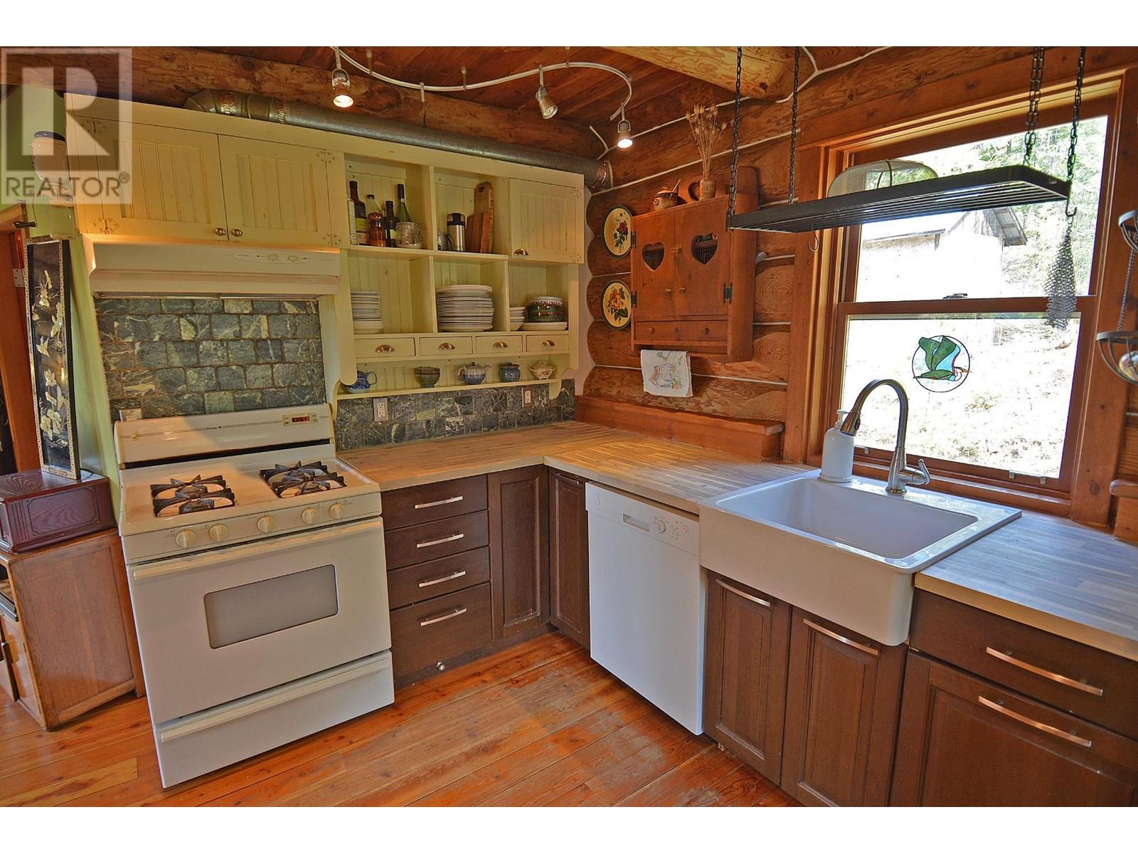 8907 Martens Road, Slocan, British Columbia  V1L 1C0 - Photo 41 - 10334528