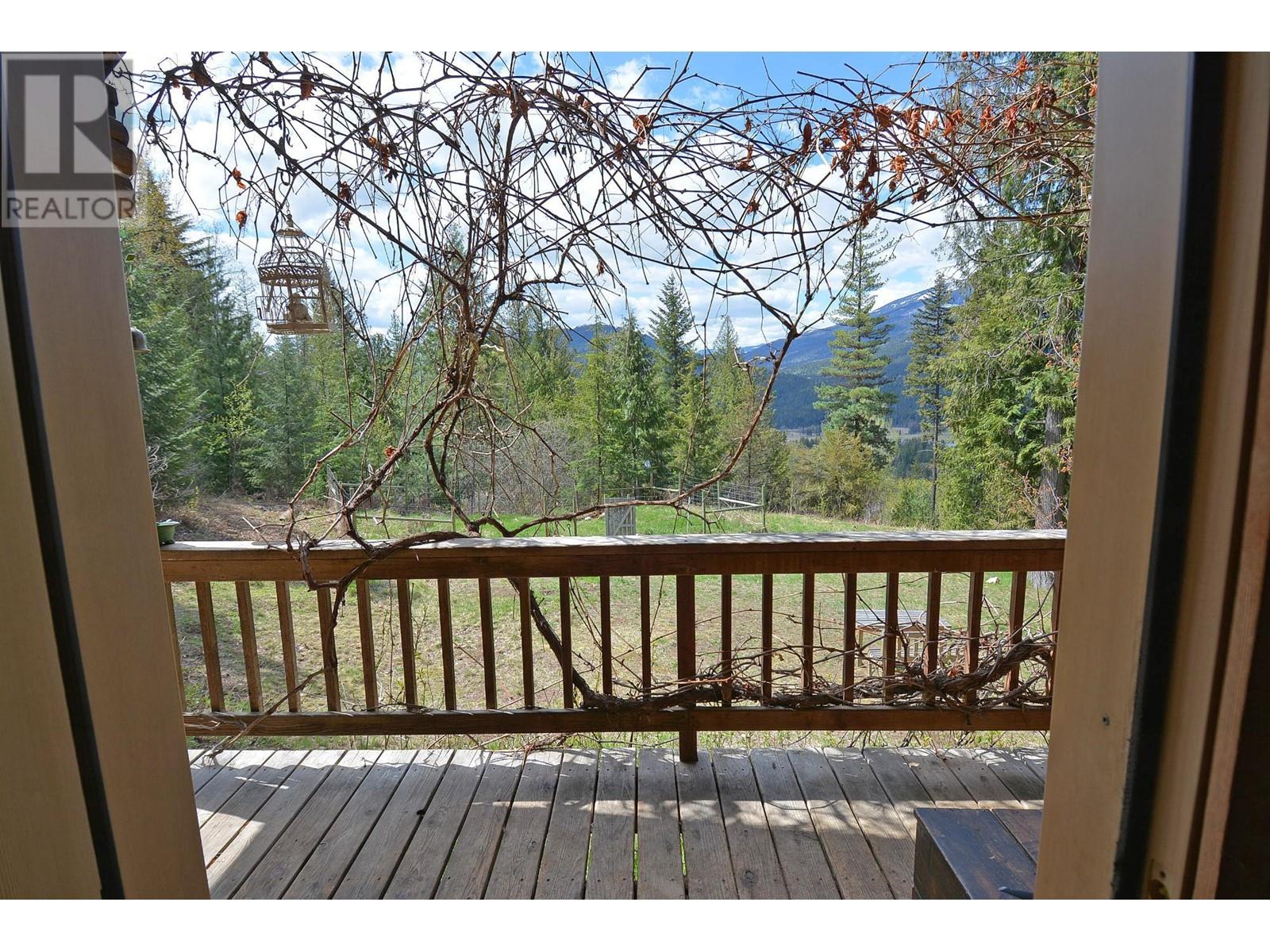 8907 Martens Road, Slocan, British Columbia  V1L 1C0 - Photo 31 - 10334528