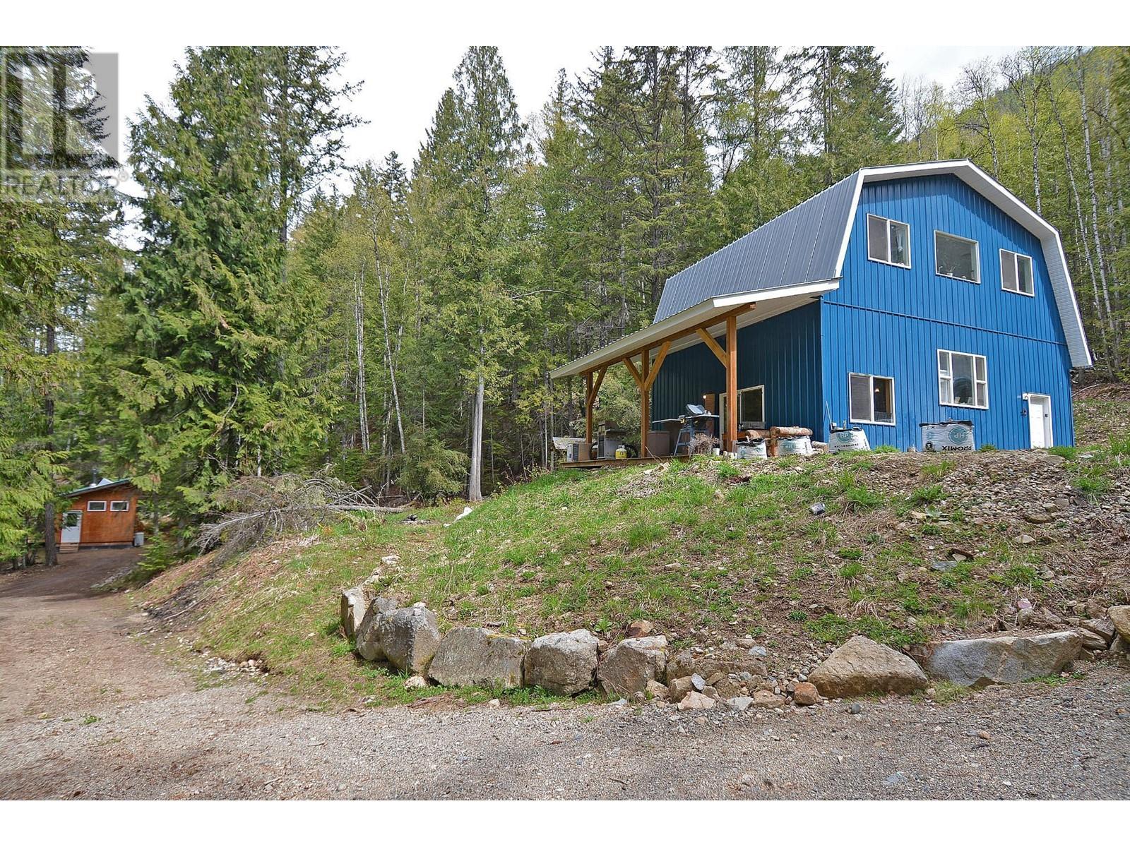 8907 Martens Road, Slocan, British Columbia  V1L 1C0 - Photo 4 - 10334528