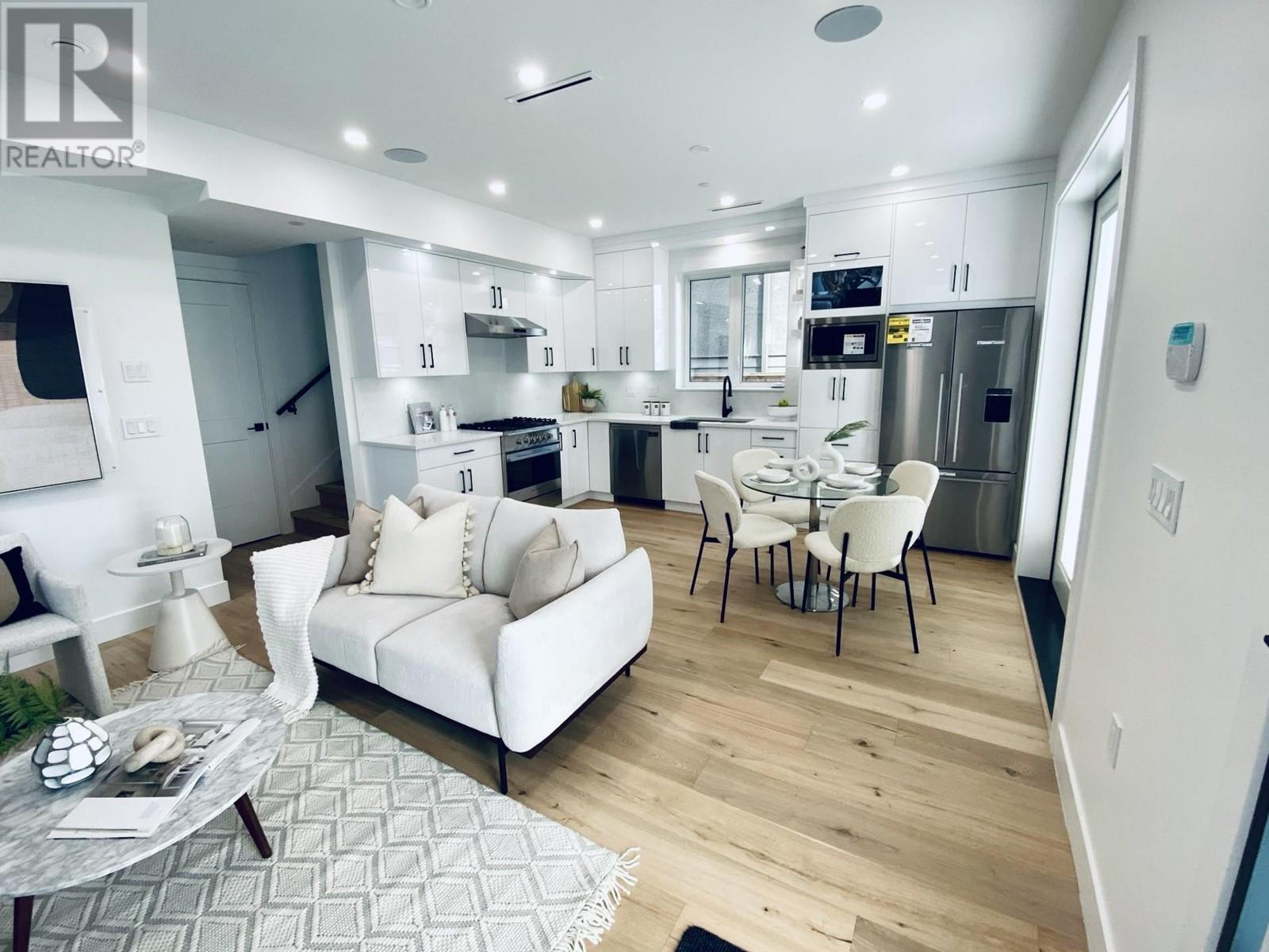 Listing Picture 2 of 6 : 1 2727 PARKER STREET, Vancouver / 溫哥華 - 魯藝地產 Yvonne Lu Group - MLS Medallion Club Member