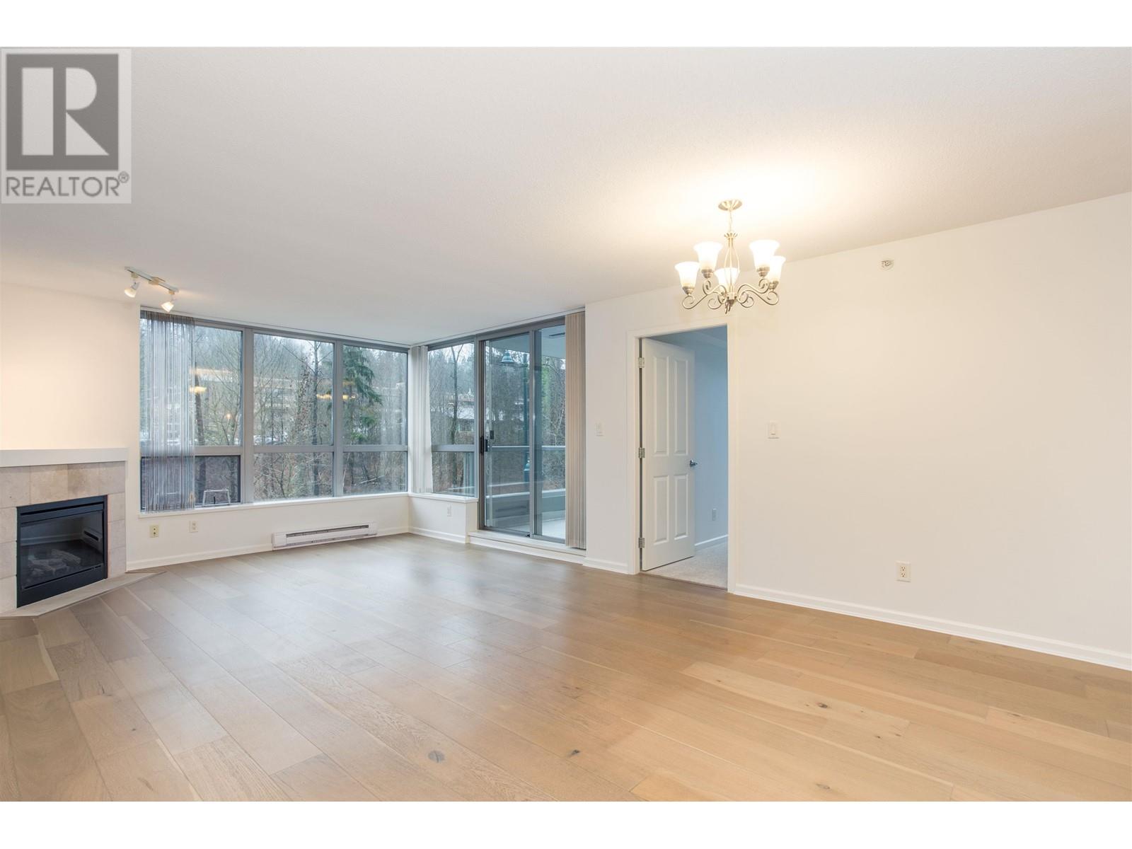 302 290 Newport Drive, Port Moody, British Columbia  V5H 5N2 - Photo 6 - R2969252