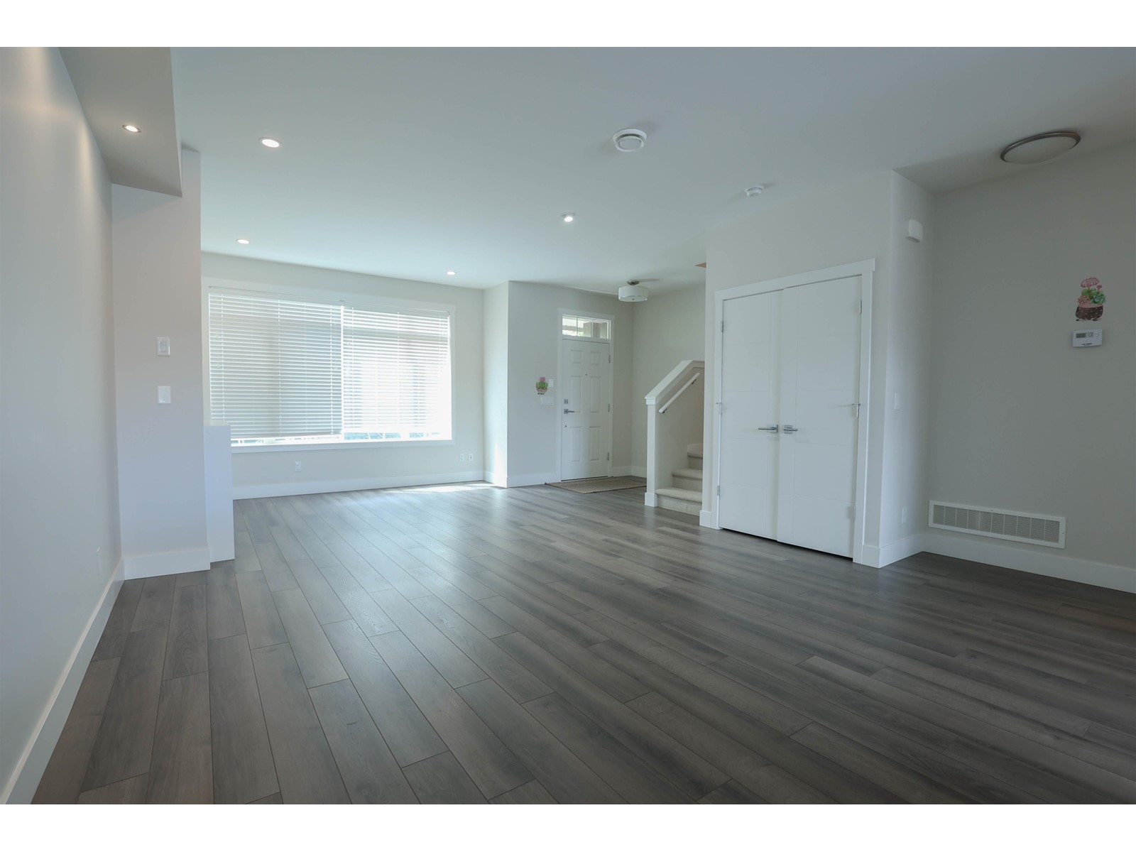 Property at 16443 24 AVENUE image 3