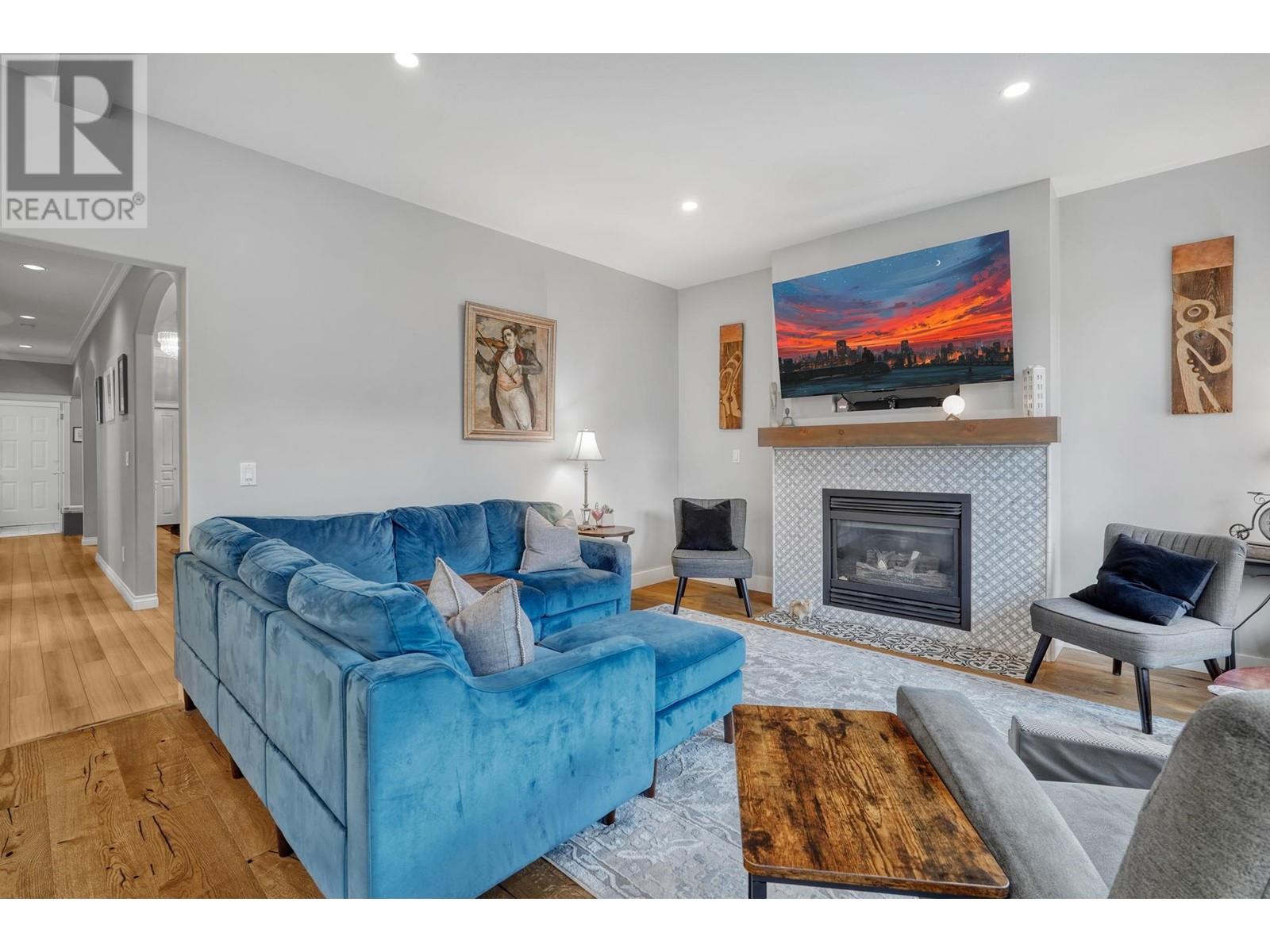 Listing Picture 4 of 40 : 3253 GEORGIA STREET, Richmond / 烈治文 - 魯藝地產 Yvonne Lu Group - MLS Medallion Club Member