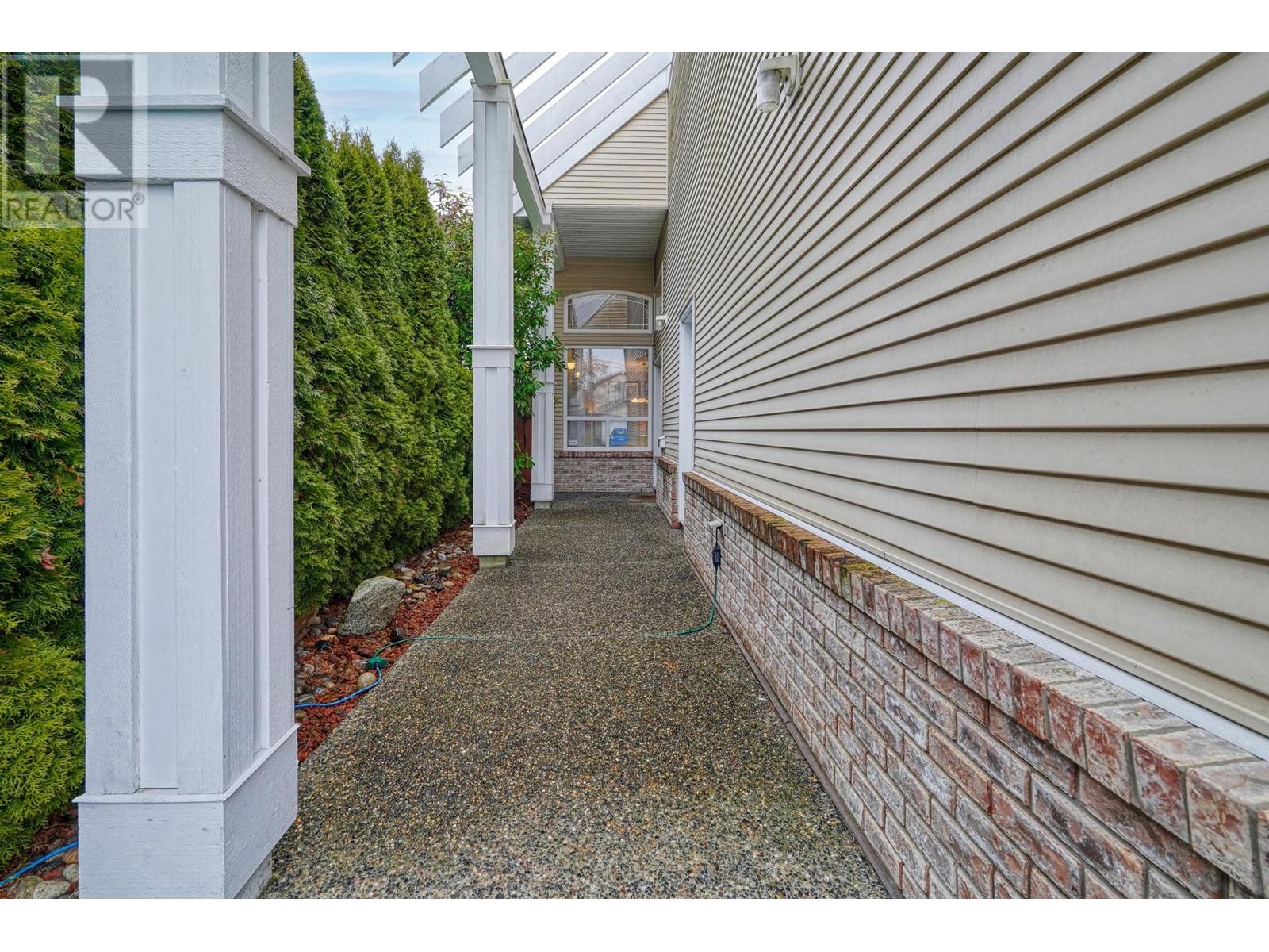 Listing Picture 35 of 40 : 3253 GEORGIA STREET, Richmond / 烈治文 - 魯藝地產 Yvonne Lu Group - MLS Medallion Club Member