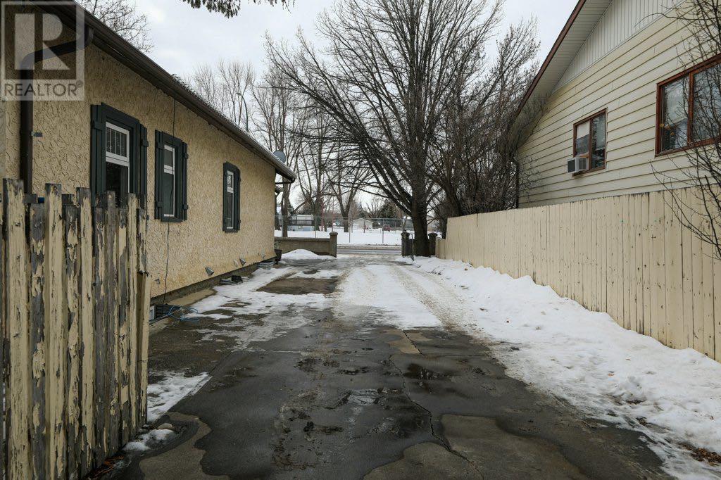 1609 5 Avenue, Lethbridge, Alberta  T1H 0N2 - Photo 3 - A2196757