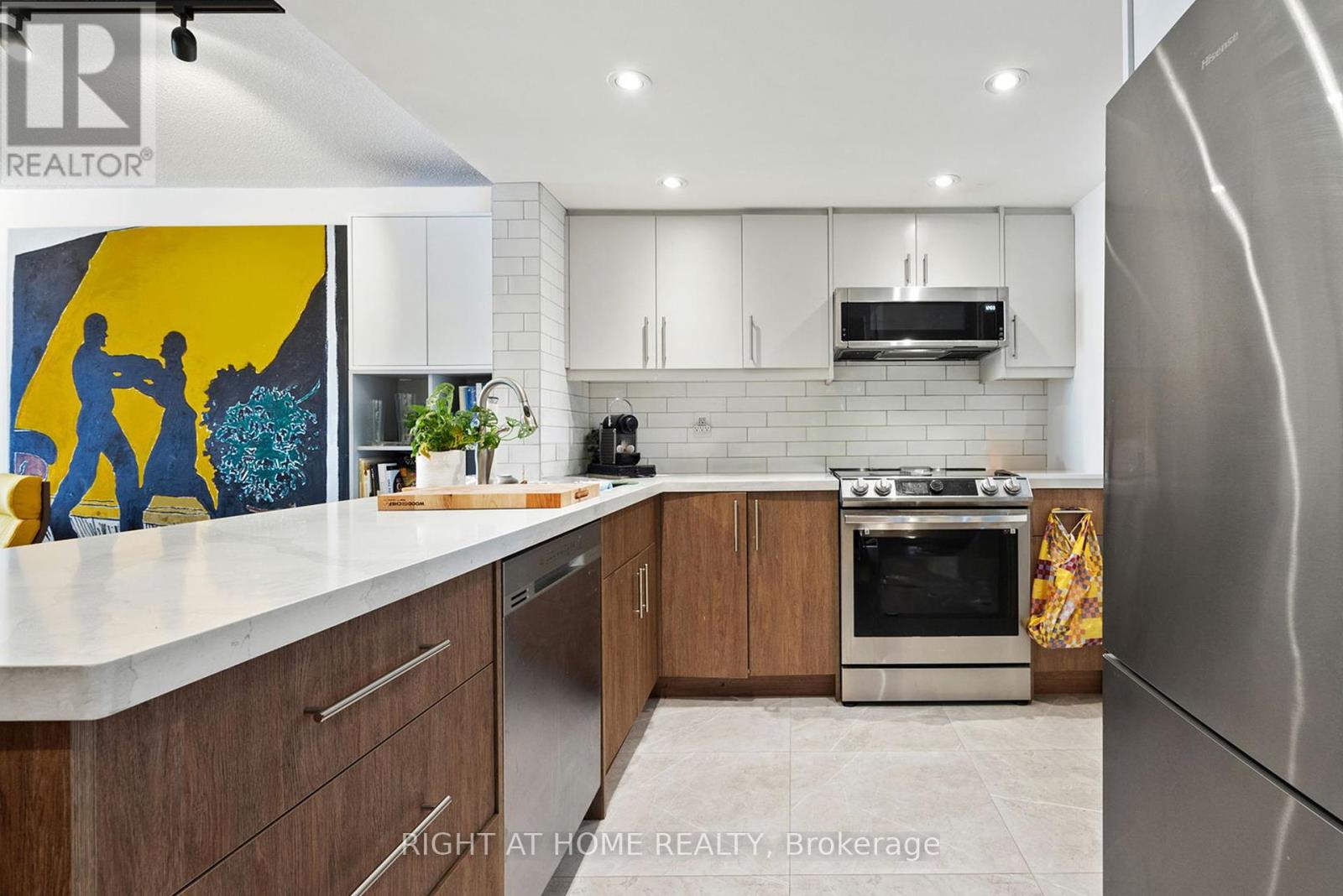 417 - 225 DAVENPORT ROAD, Toronto, Ontario