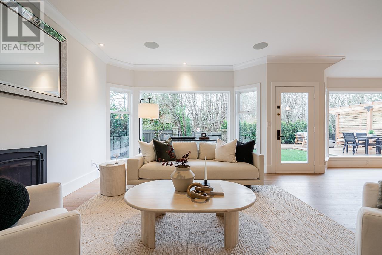 Listing Picture 3 of 40 : 4275 NAUTILUS CLOSE, Vancouver / 溫哥華 - 魯藝地產 Yvonne Lu Group - MLS Medallion Club Member