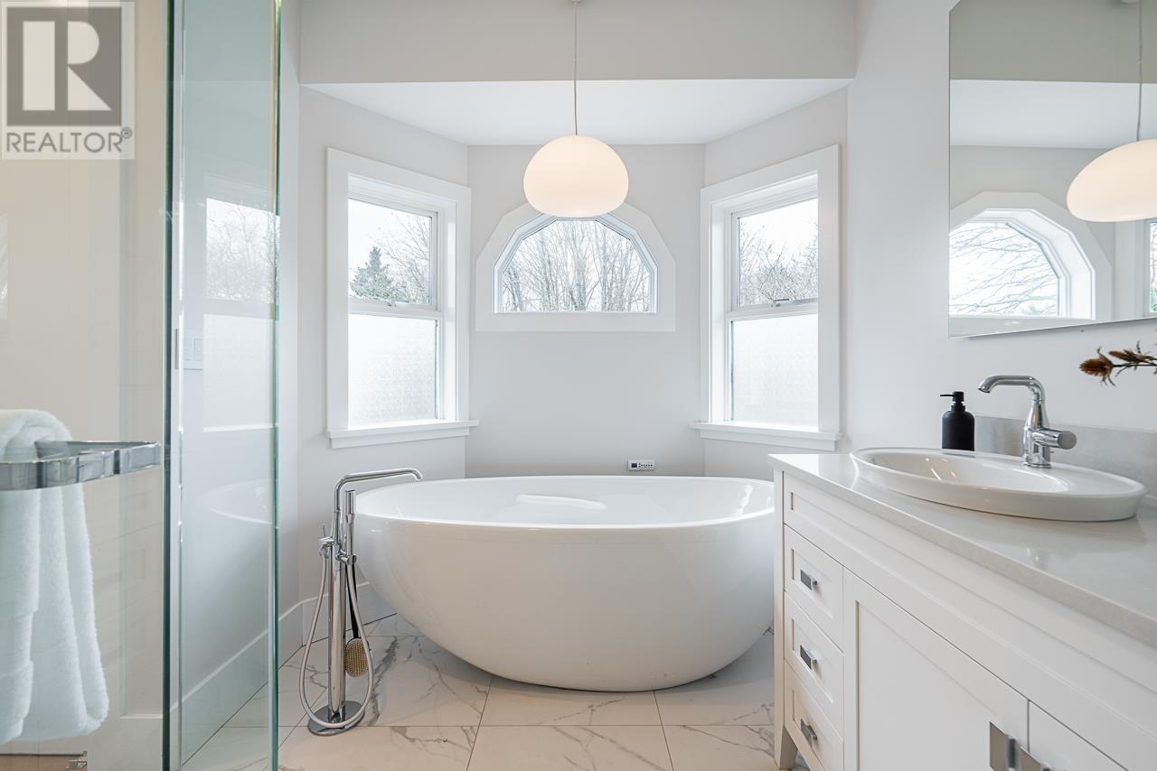 Listing Picture 21 of 40 : 4275 NAUTILUS CLOSE, Vancouver / 溫哥華 - 魯藝地產 Yvonne Lu Group - MLS Medallion Club Member