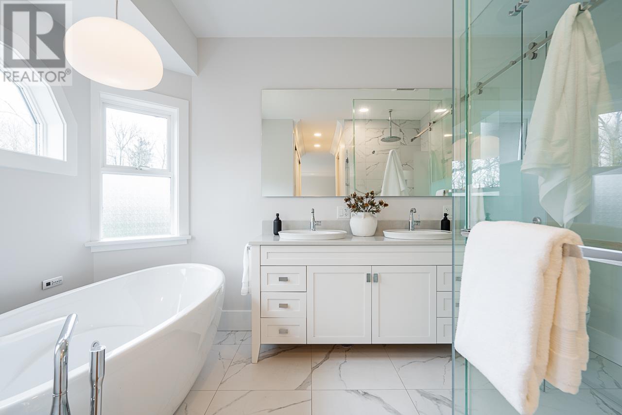 Listing Picture 20 of 40 : 4275 NAUTILUS CLOSE, Vancouver / 溫哥華 - 魯藝地產 Yvonne Lu Group - MLS Medallion Club Member