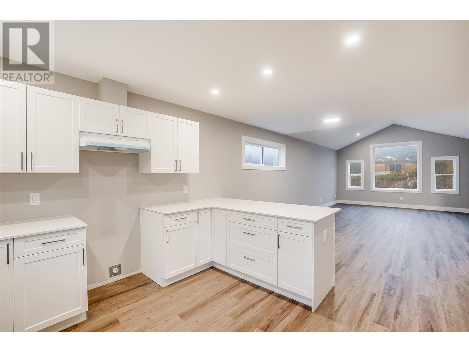 3716 Toba Road, Castlegar, British Columbia  V1N 4Y3 - Photo 11 - 2480070