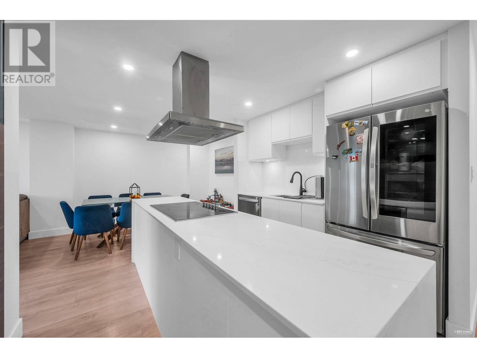 1502 2016 Fullerton Avenue, North Vancouver, British Columbia  V7P 3E6 - Photo 4 - R2972132