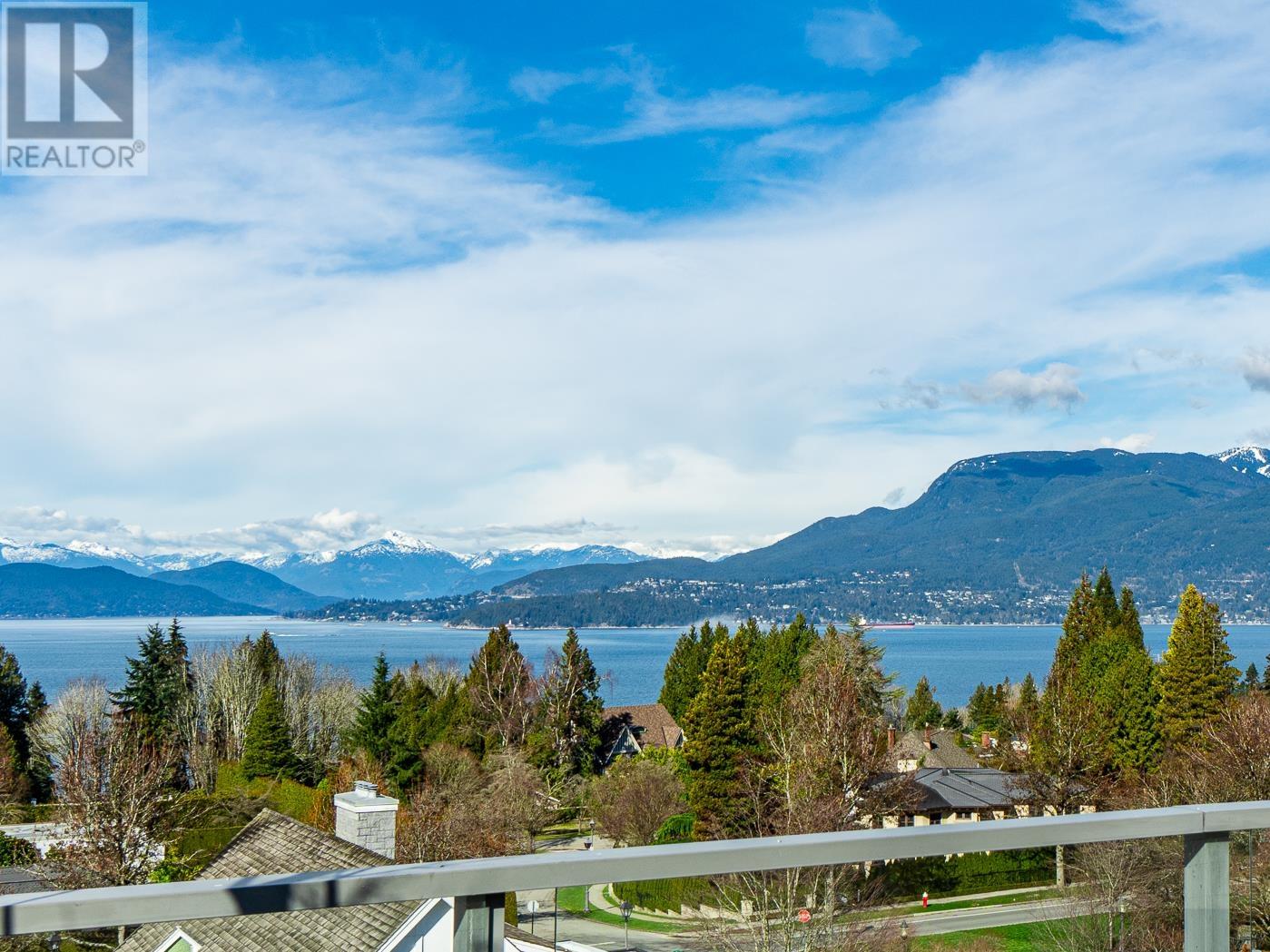 PH503 6015 IONA DRIVE, vancouver, British Columbia