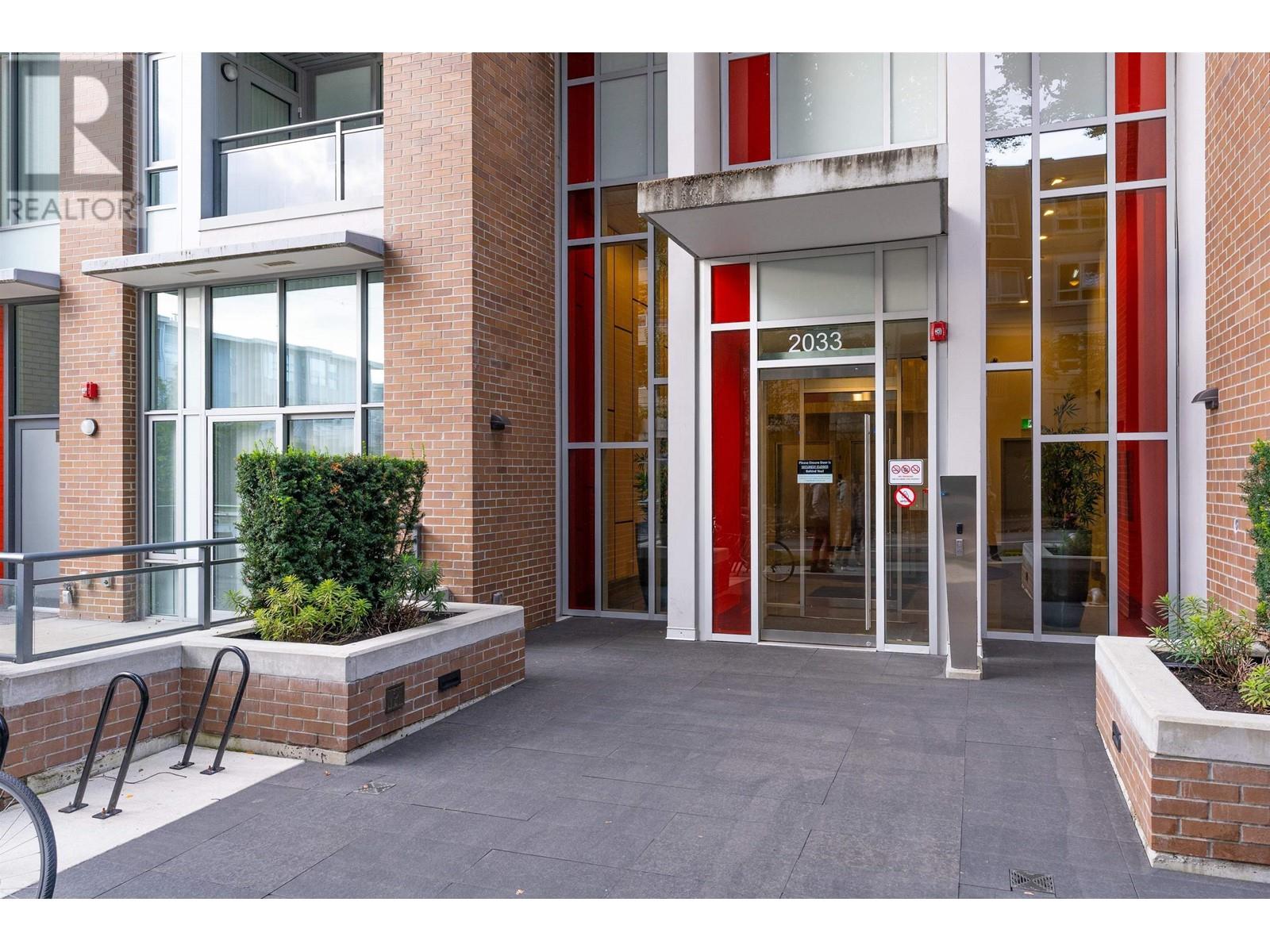 Listing Picture 3 of 28 : 510 2033 W 10TH AVENUE, Vancouver / 溫哥華 - 魯藝地產 Yvonne Lu Group - MLS Medallion Club Member