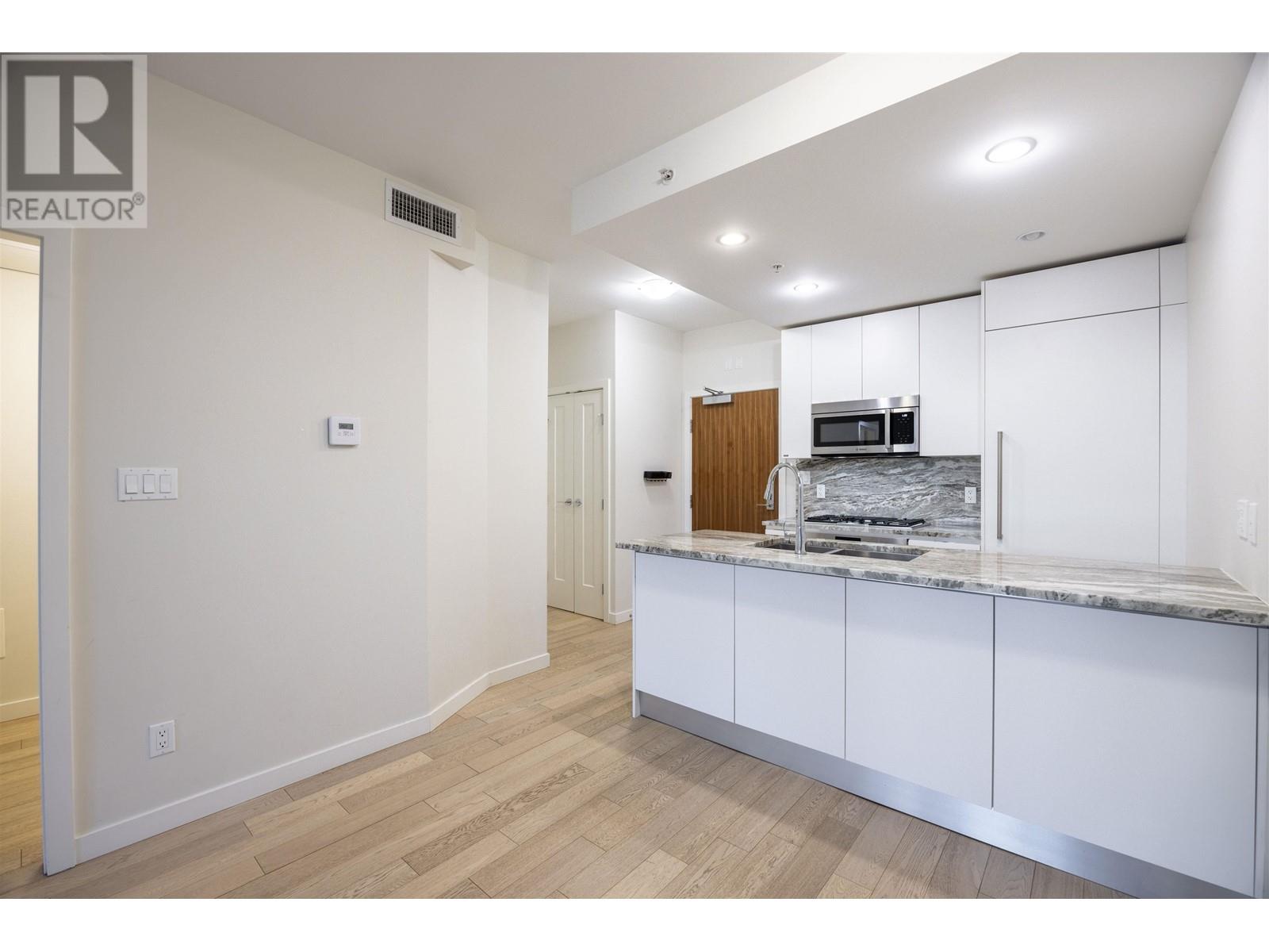 Listing Picture 13 of 28 : 510 2033 W 10TH AVENUE, Vancouver / 溫哥華 - 魯藝地產 Yvonne Lu Group - MLS Medallion Club Member