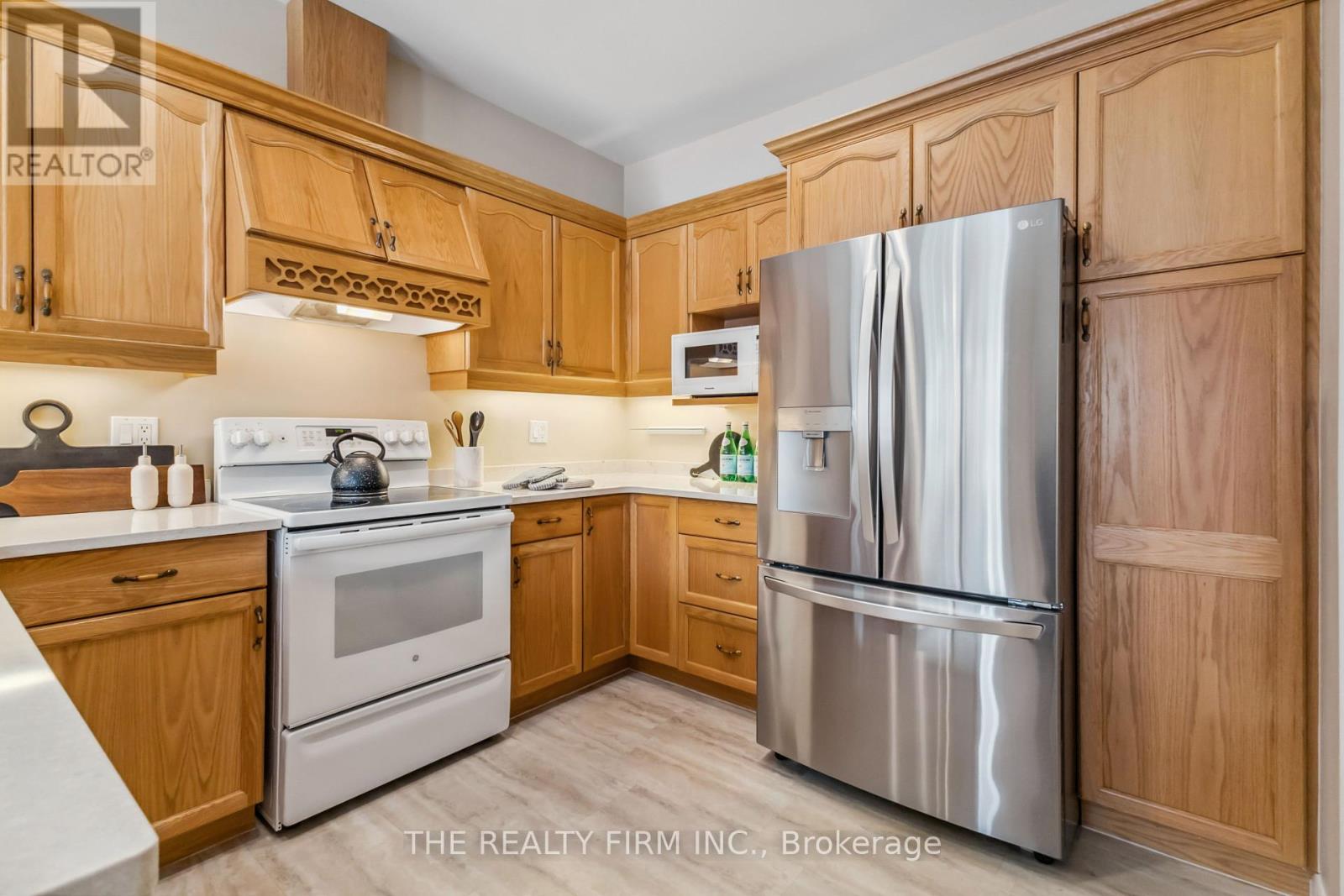 Photo 23 of 50 for 221 - 2025 Meadowgate Boulevard