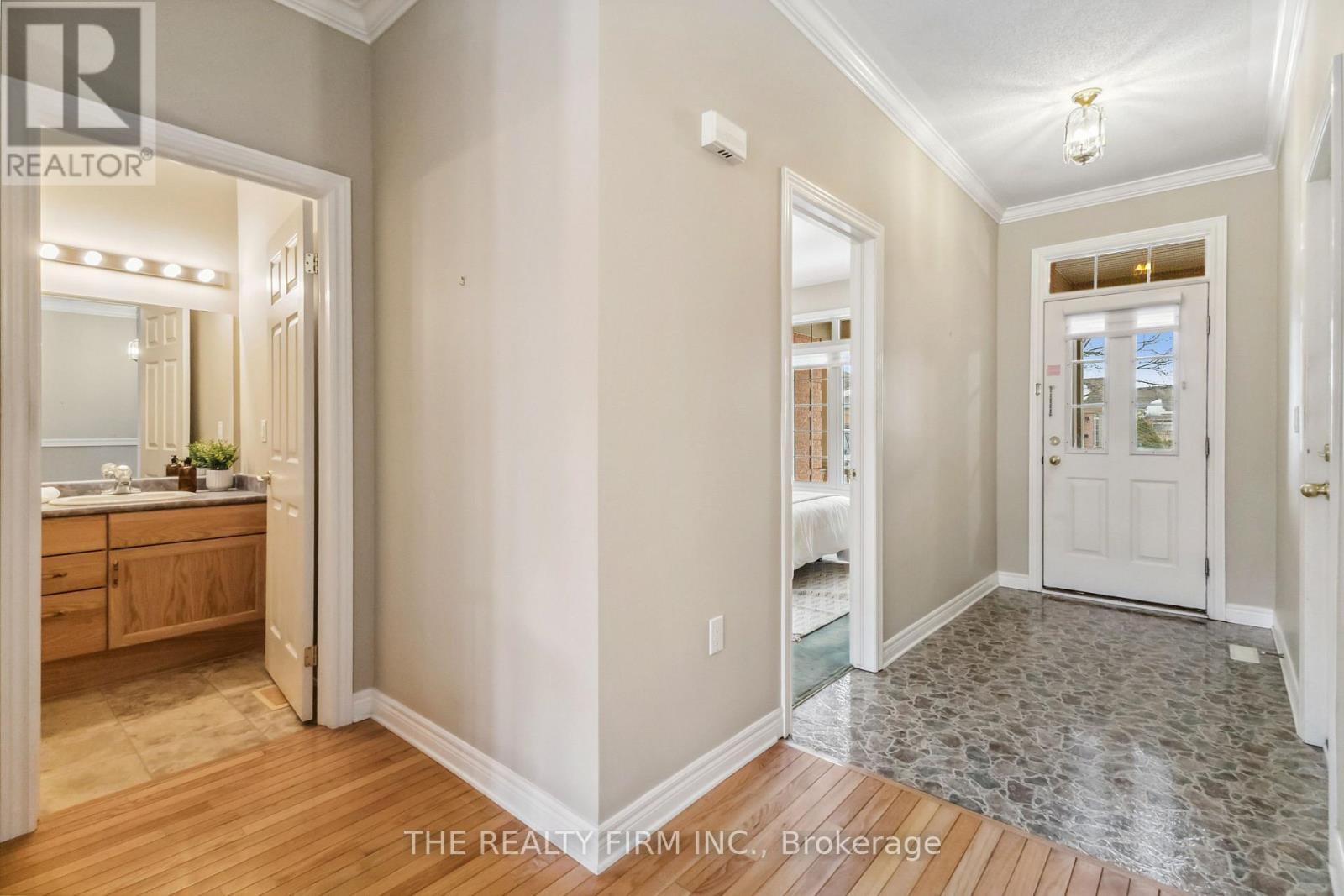 Photo 3 of 50 for 221 - 2025 Meadowgate Boulevard