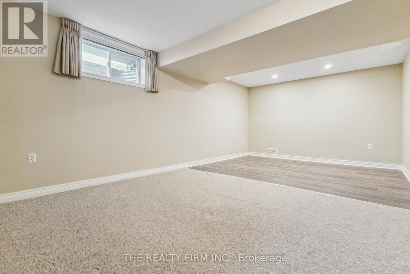 Photo 35 of 50 for 221 - 2025 Meadowgate Boulevard