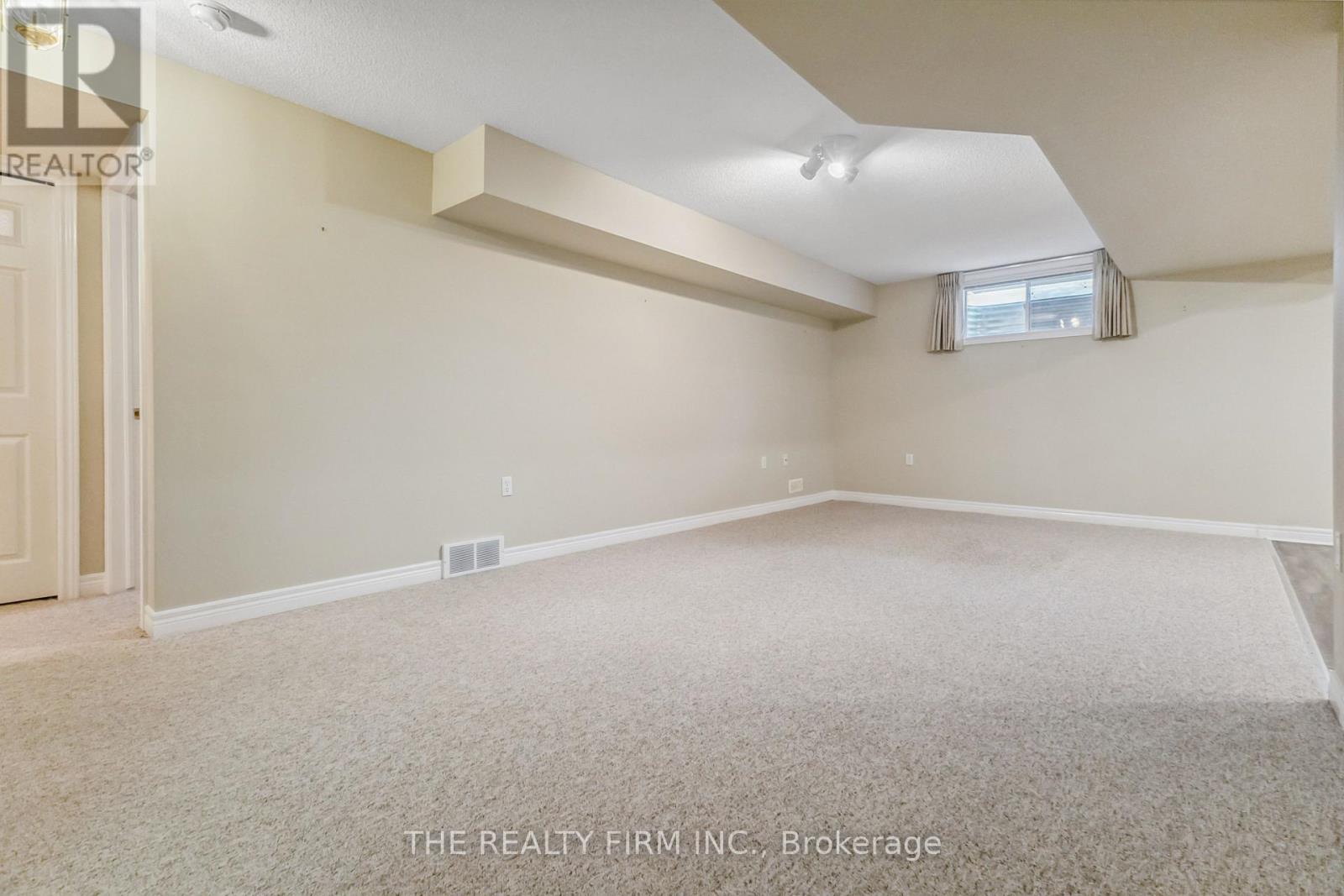 Photo 36 of 50 for 221 - 2025 Meadowgate Boulevard