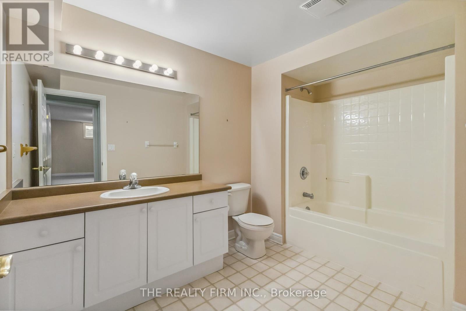 Photo 37 of 50 for 221 - 2025 Meadowgate Boulevard