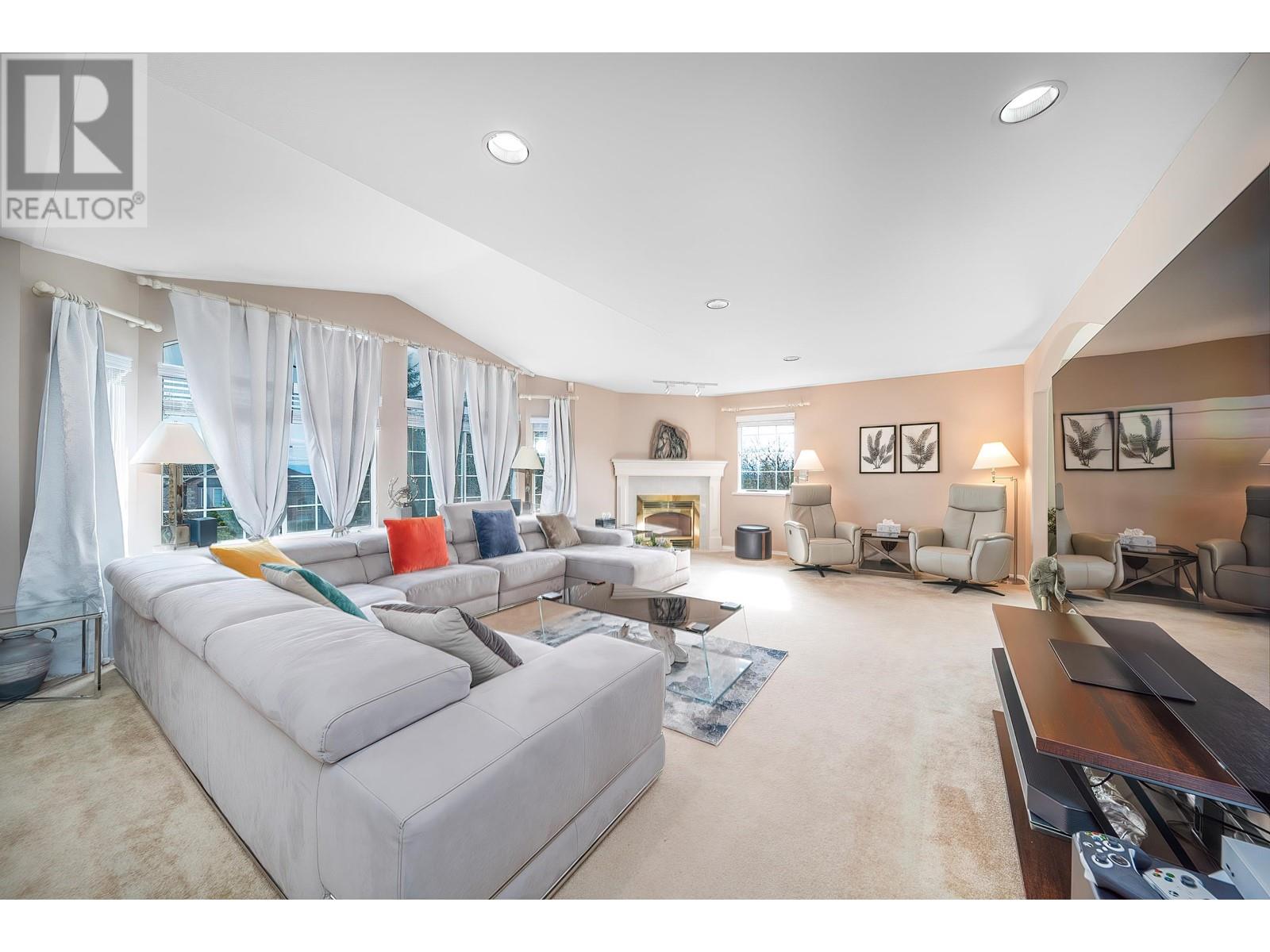 Property at 1516 PARKWAY BOULEVARD image 4