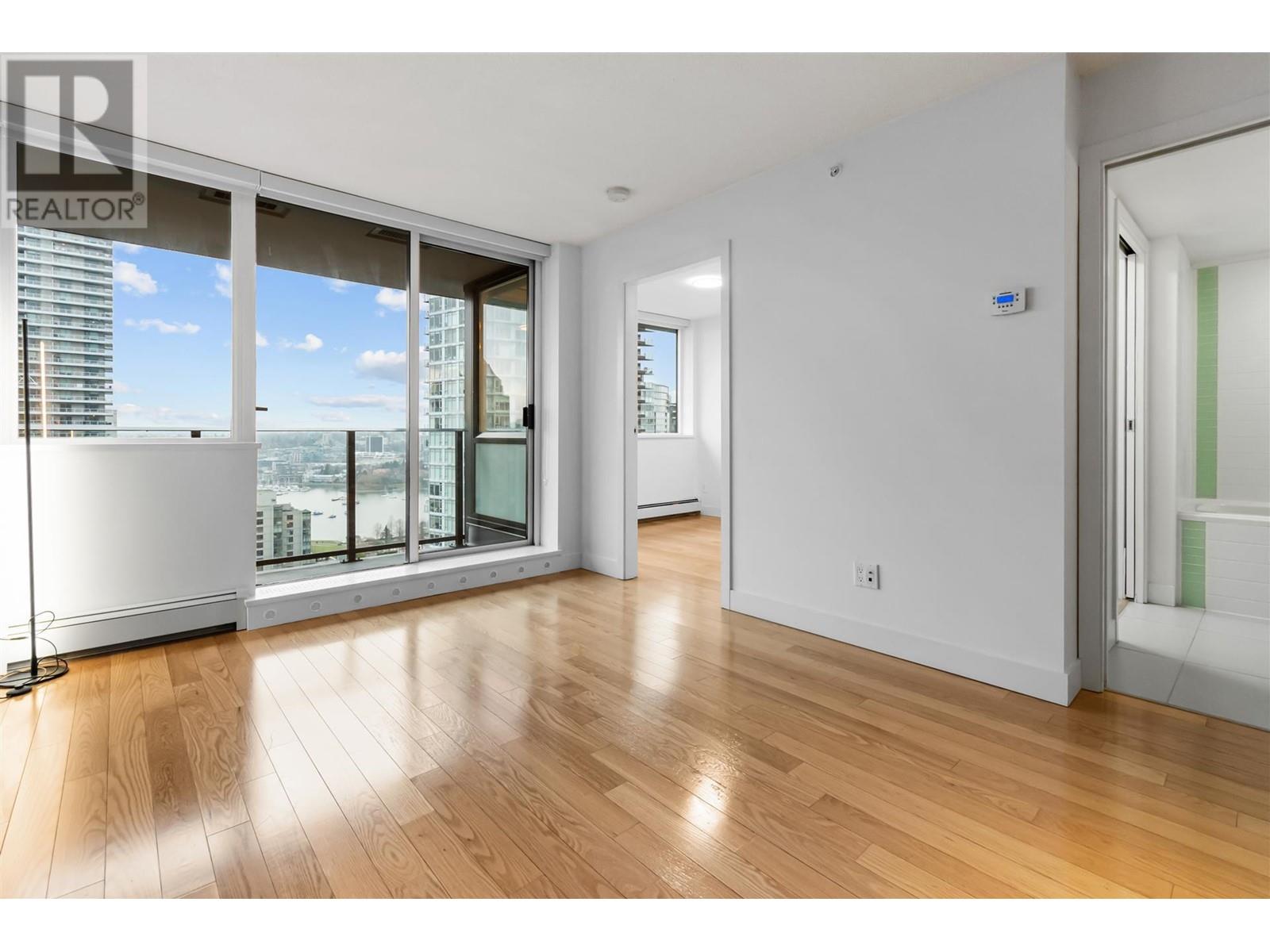 Listing Picture 6 of 29 : 2305 1325 ROLSTON STREET, Vancouver / 溫哥華 - 魯藝地產 Yvonne Lu Group - MLS Medallion Club Member