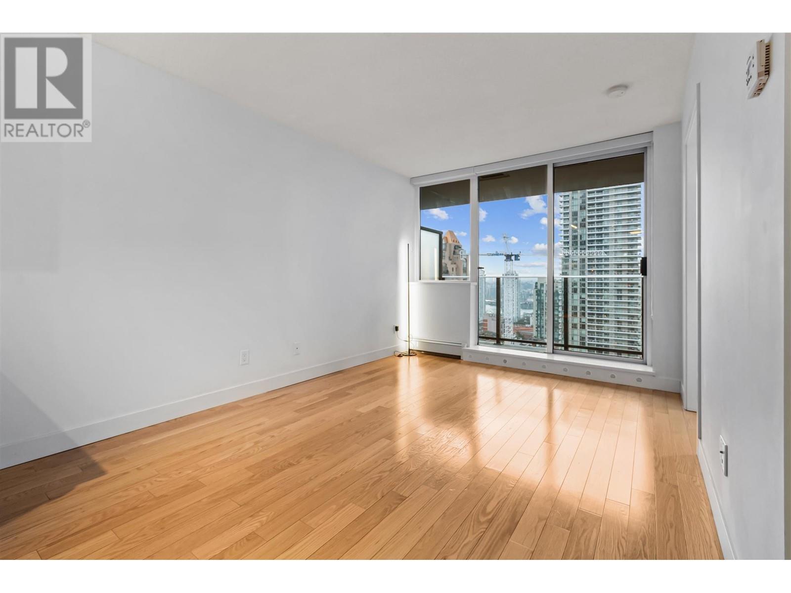 Listing Picture 5 of 29 : 2305 1325 ROLSTON STREET, Vancouver / 溫哥華 - 魯藝地產 Yvonne Lu Group - MLS Medallion Club Member