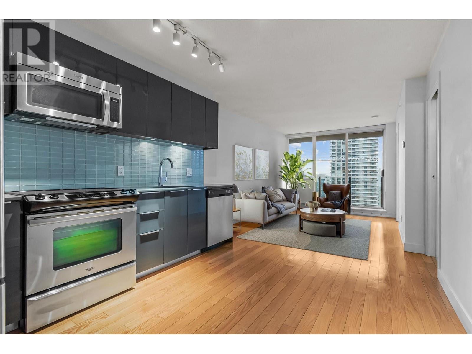 Listing Picture 7 of 29 : 2305 1325 ROLSTON STREET, Vancouver / 溫哥華 - 魯藝地產 Yvonne Lu Group - MLS Medallion Club Member