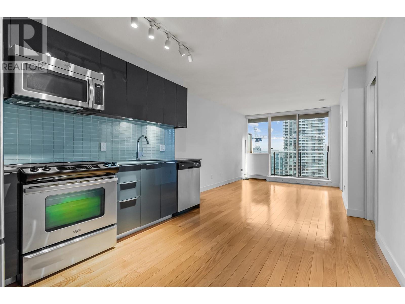 Listing Picture 8 of 29 : 2305 1325 ROLSTON STREET, Vancouver / 溫哥華 - 魯藝地產 Yvonne Lu Group - MLS Medallion Club Member