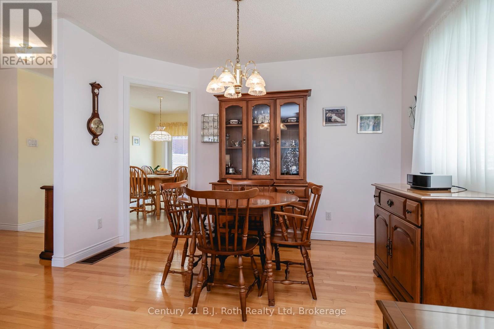 2 Charles Street, Penetanguishene, Ontario  L9M 2G6 - Photo 12 - S11996210