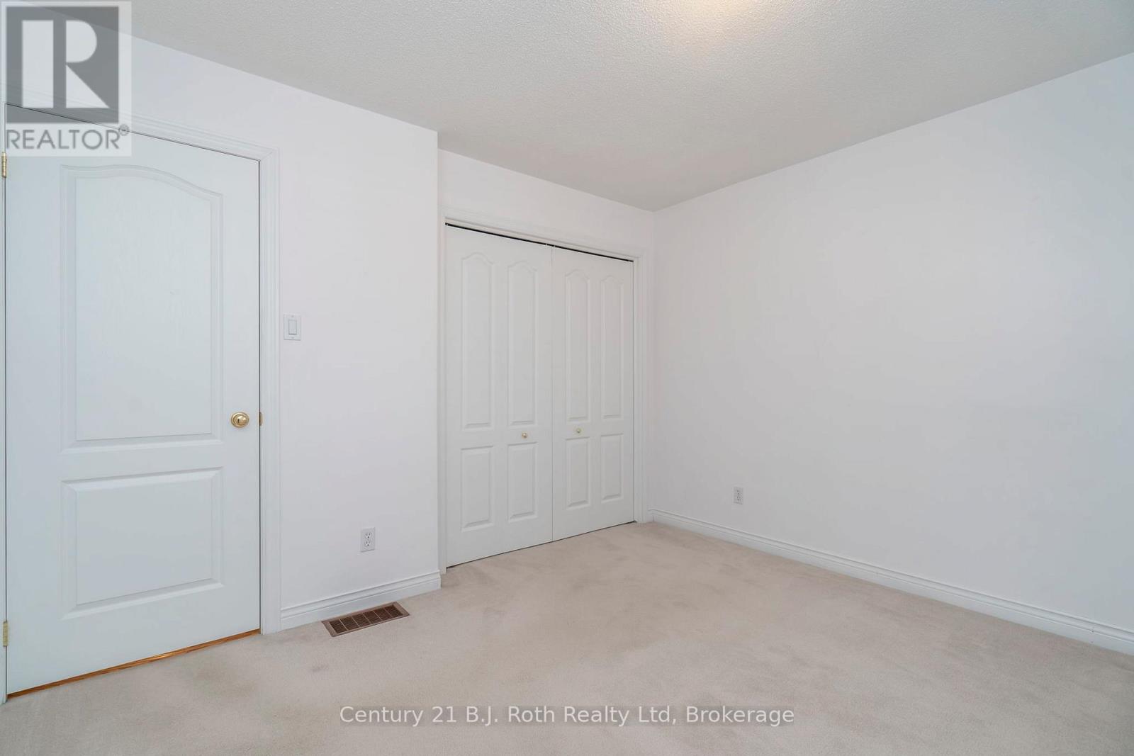 2 Charles Street, Penetanguishene, Ontario  L9M 2G6 - Photo 17 - S11996210