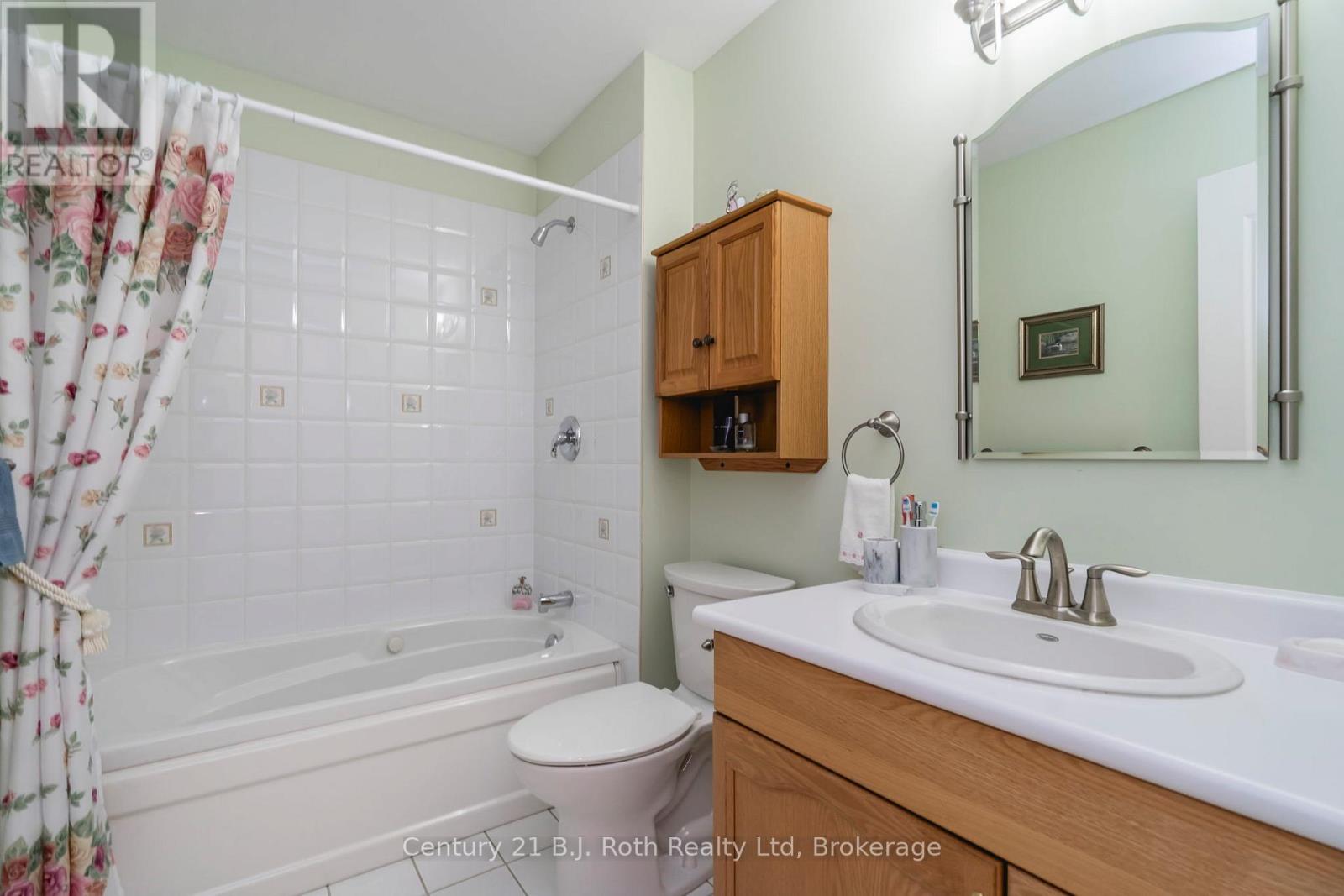 2 Charles Street, Penetanguishene, Ontario  L9M 2G6 - Photo 18 - S11996210