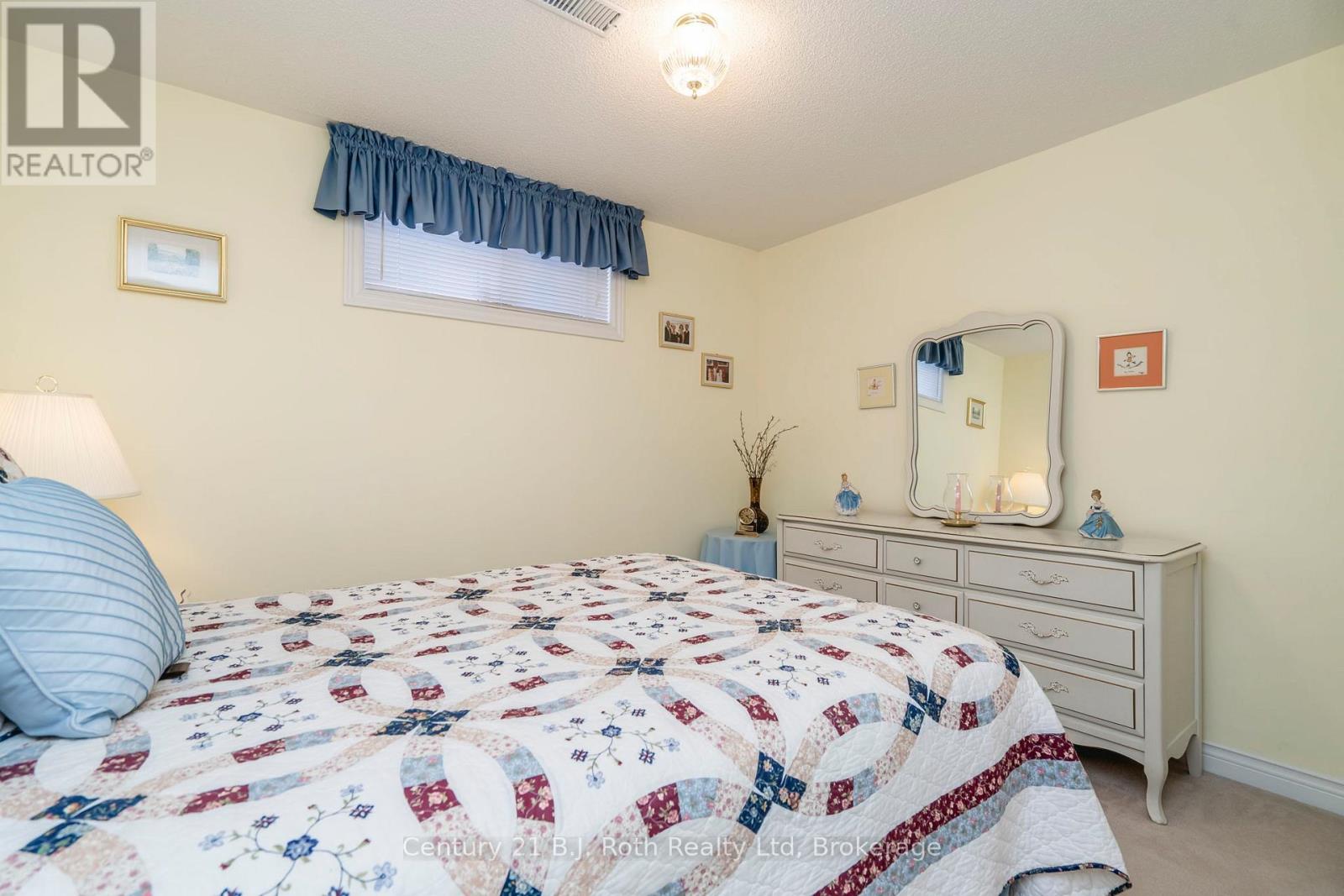 2 Charles Street, Penetanguishene, Ontario  L9M 2G6 - Photo 25 - S11996210