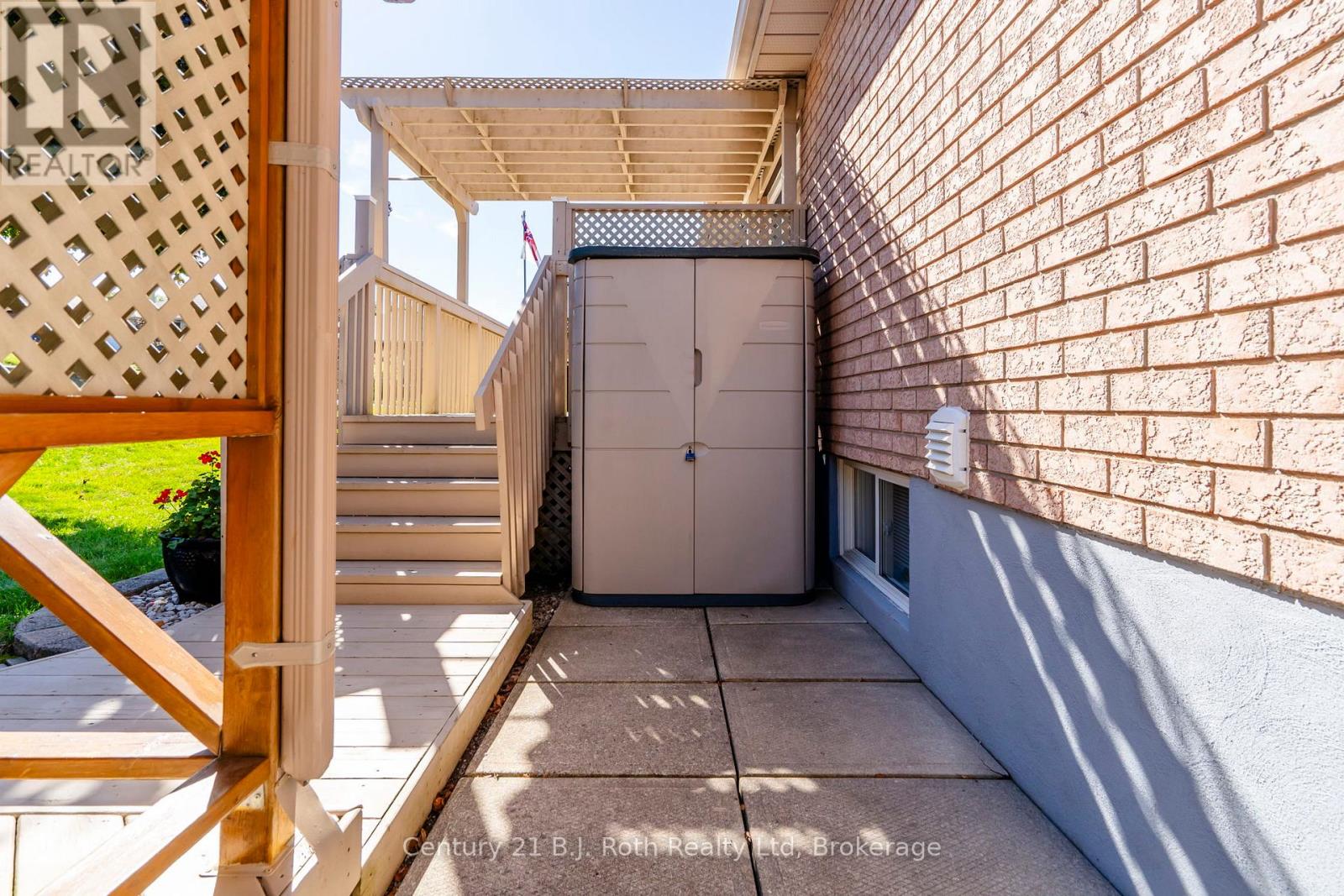 2 Charles Street, Penetanguishene, Ontario  L9M 2G6 - Photo 38 - S11996210