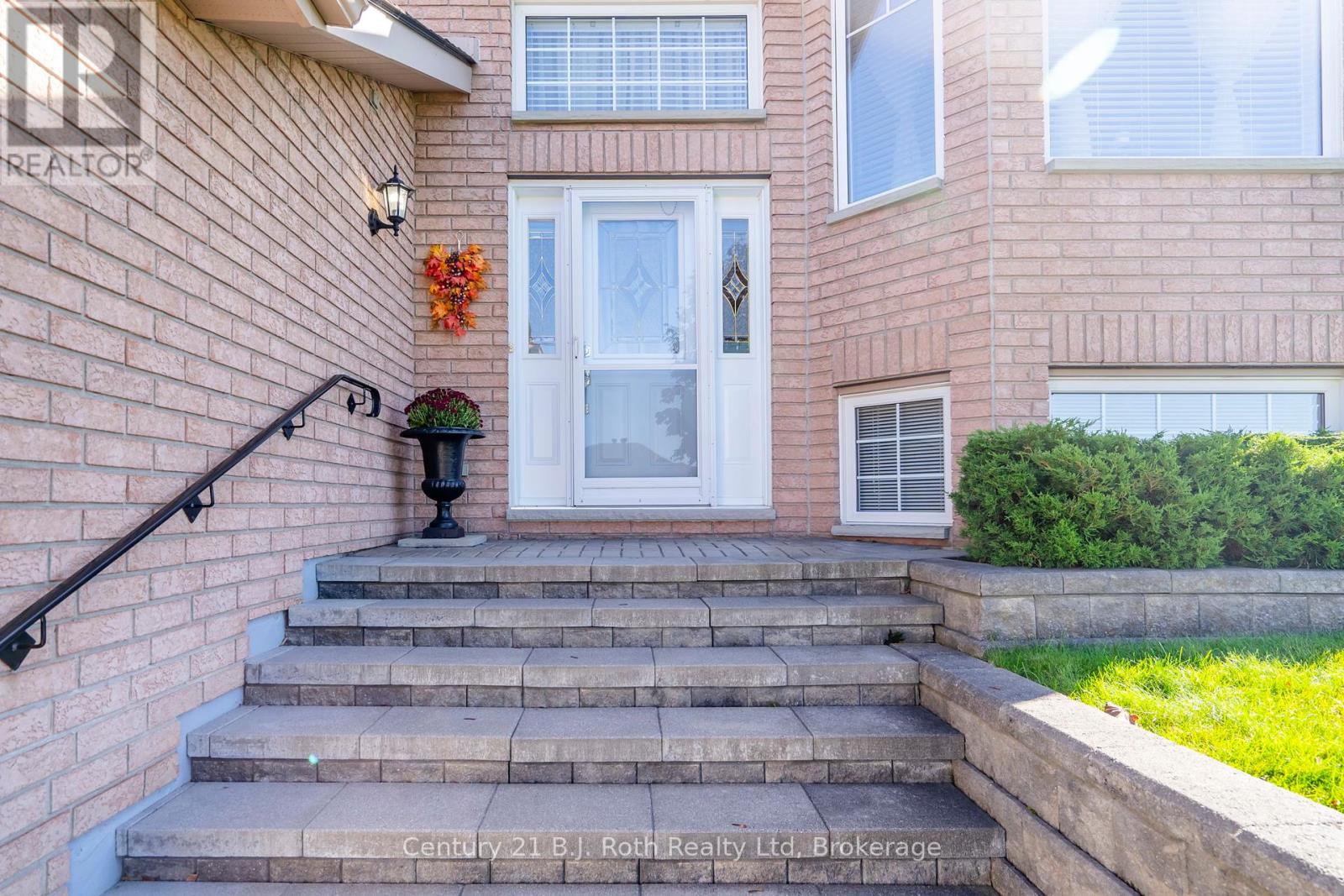 2 Charles Street, Penetanguishene, Ontario  L9M 2G6 - Photo 46 - S11996210