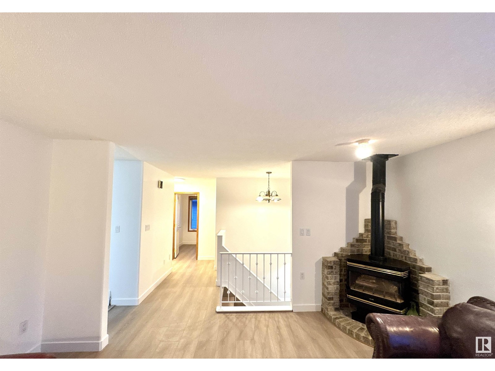 Property at 3744 28 ST NW image 3