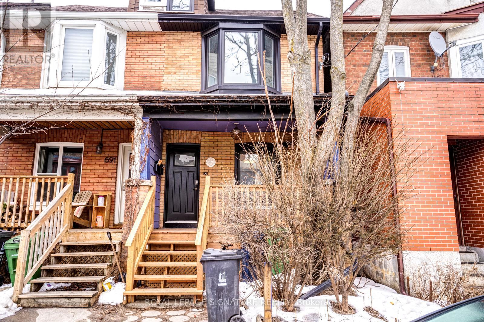 UPPER - 689 PAPE AVENUE, Toronto, Ontario