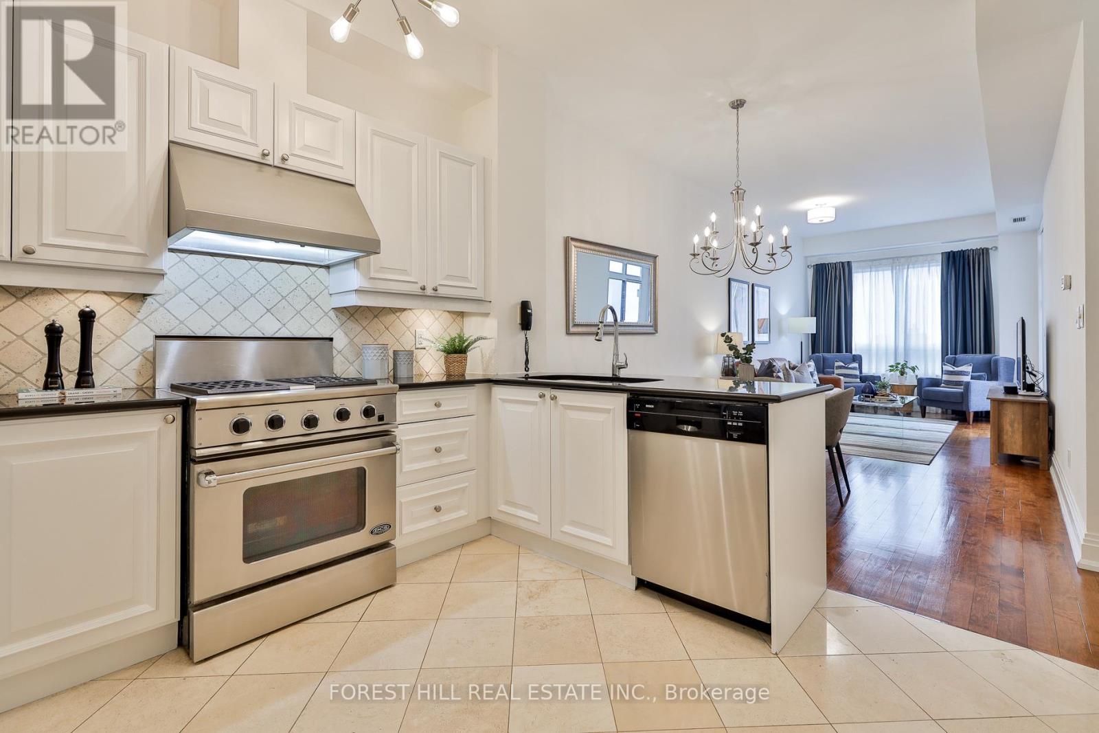 Property at 1006 - 99 AVENUE ROAD image 2