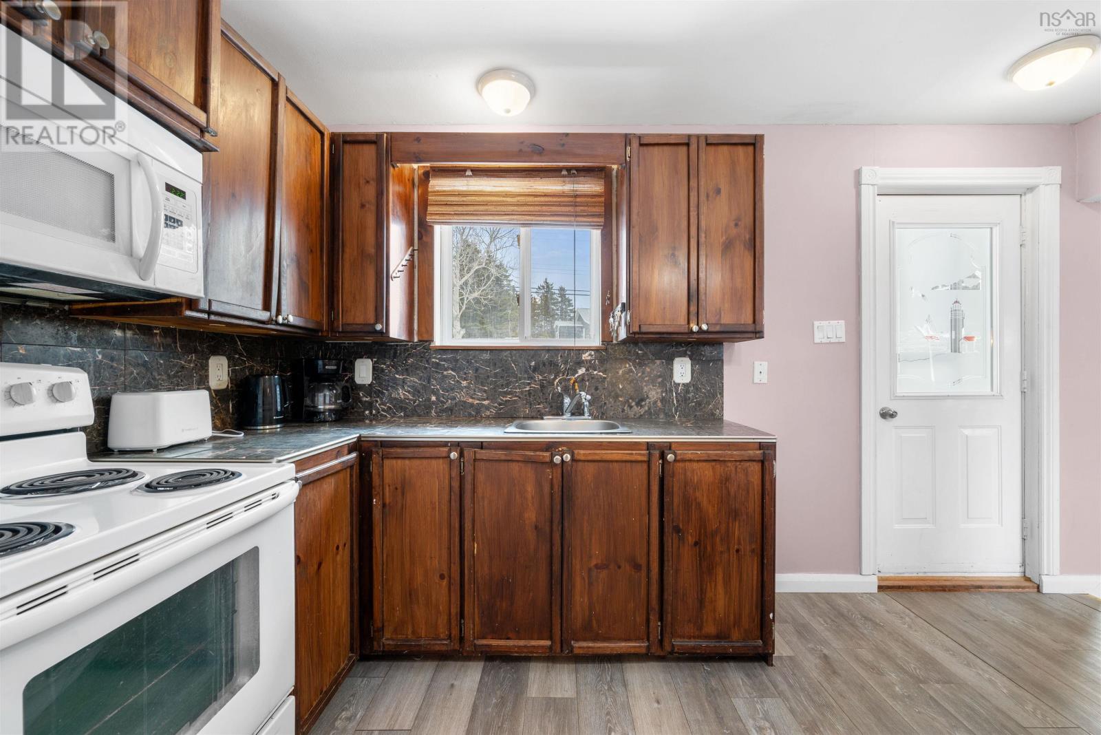 1989 Caldwell Road, Eastern Passage, Nova Scotia  B3G 1H9 - Photo 13 - 202503887