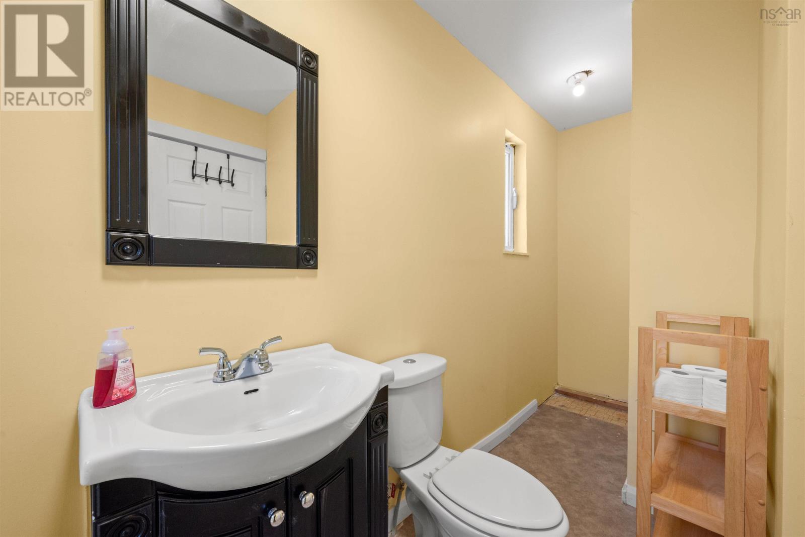 1989 Caldwell Road, Eastern Passage, Nova Scotia  B3G 1H9 - Photo 20 - 202503887