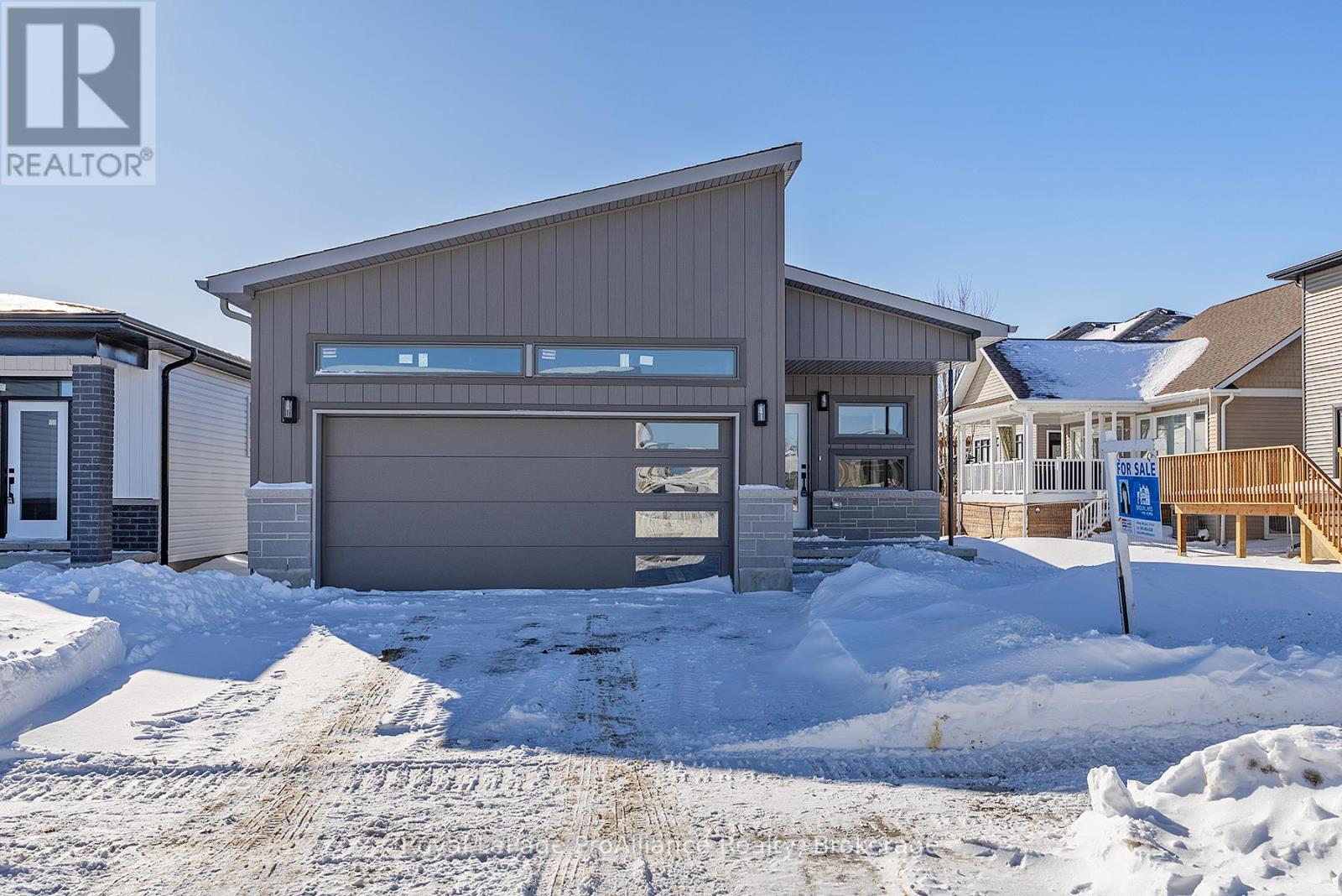 Property at 149 MCDONOUGH CRESCENT image 2