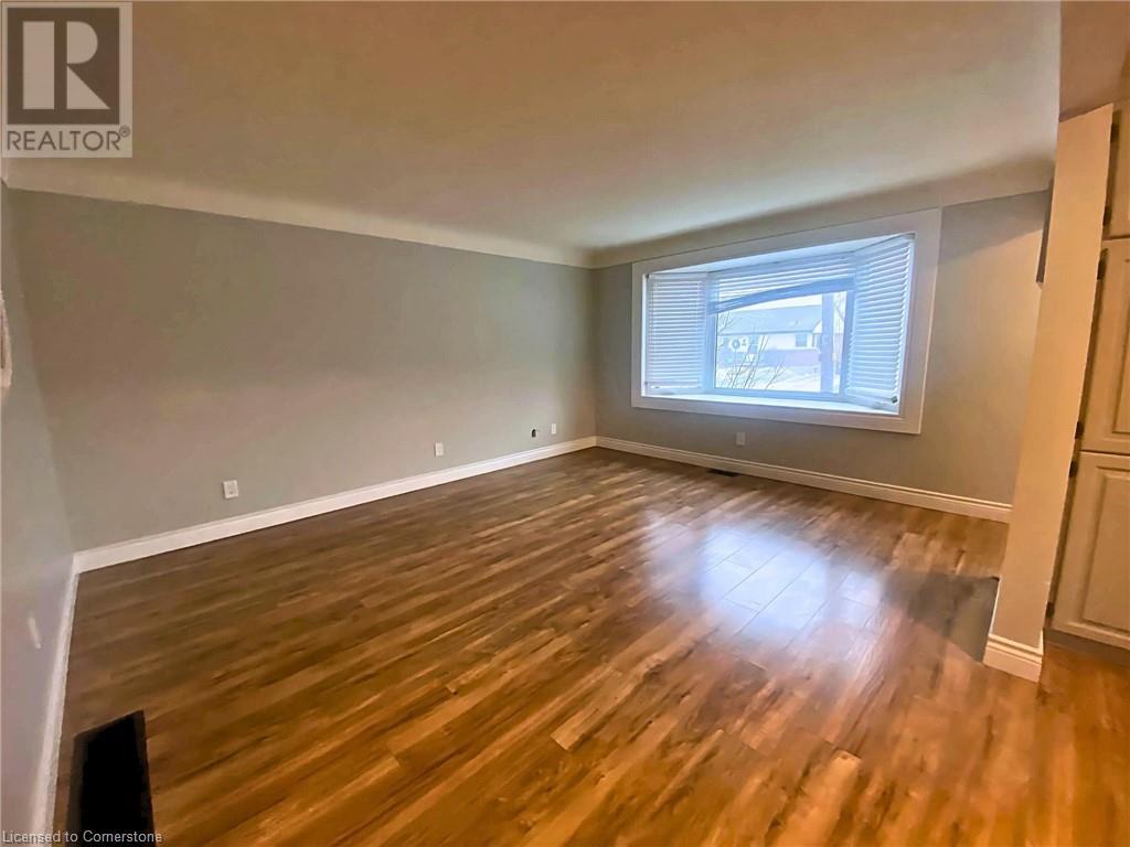 312 East 45th Street, Hamilton, Ontario  L8T 3K8 - Photo 7 - 40692128