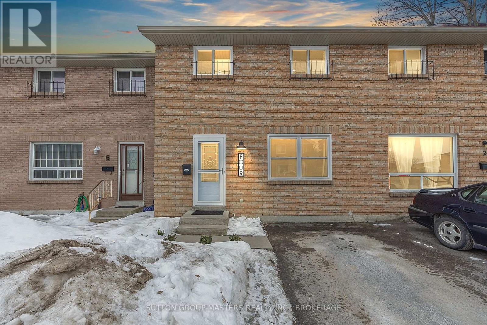 71 - 4 Rosemund Crescent, Kingston, Ontario  K7M 6Z3 - Photo 1 - X11996415