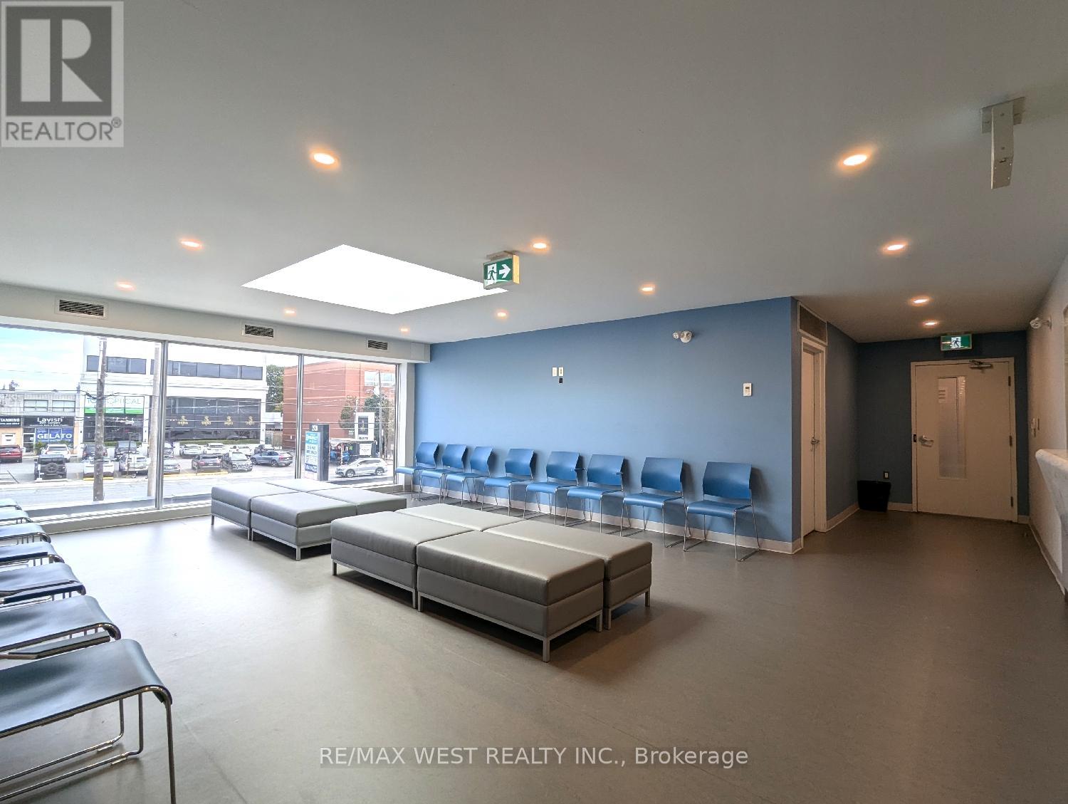 Suite 200 (4 & 5) - 2920 Dufferin Street, Toronto, Ontario  M6B 3S8 - Photo 2 - W11996380