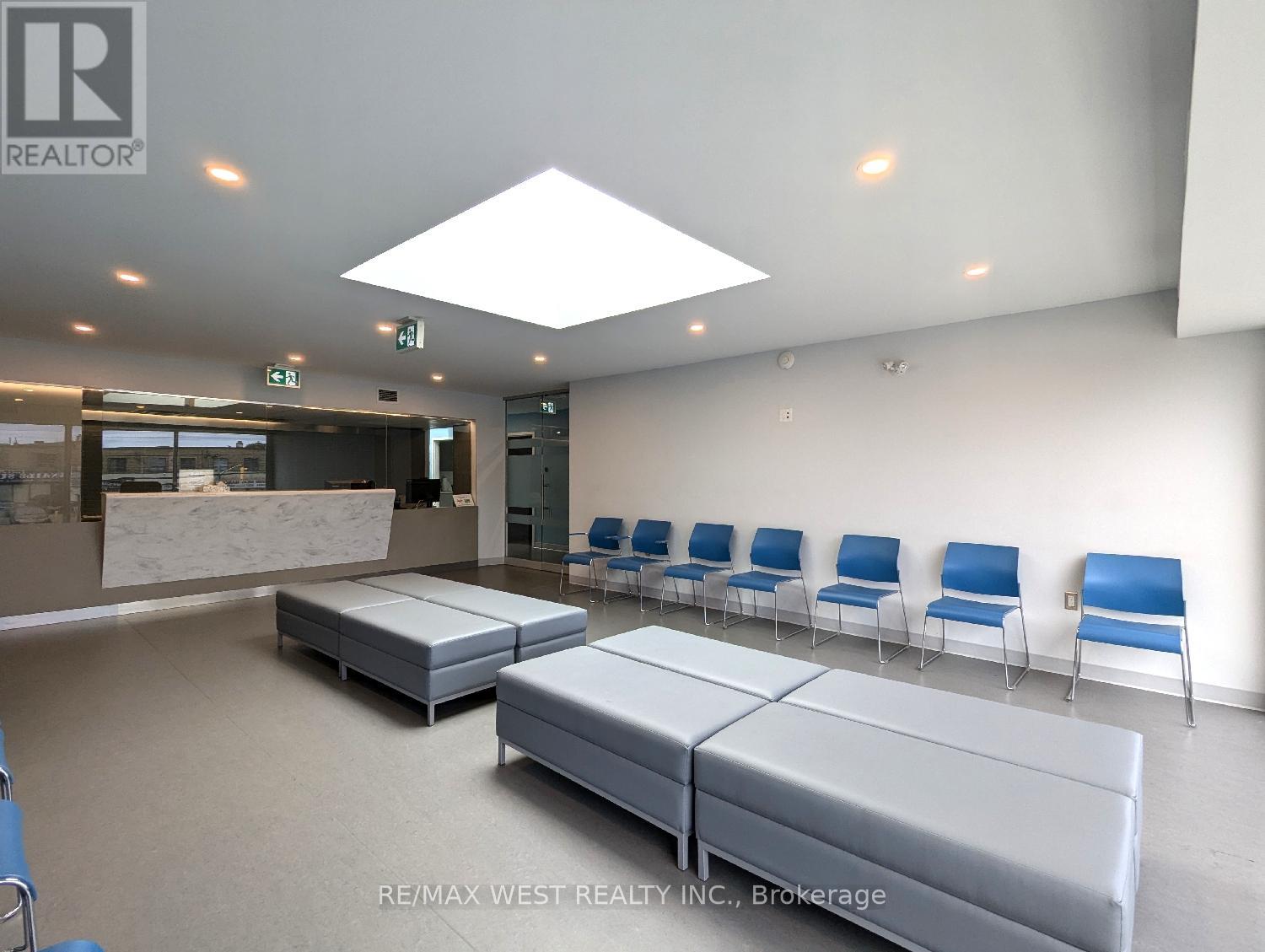 Suite 200 (4 & 5) - 2920 Dufferin Street, Toronto, Ontario  M6B 3S8 - Photo 7 - W11996380