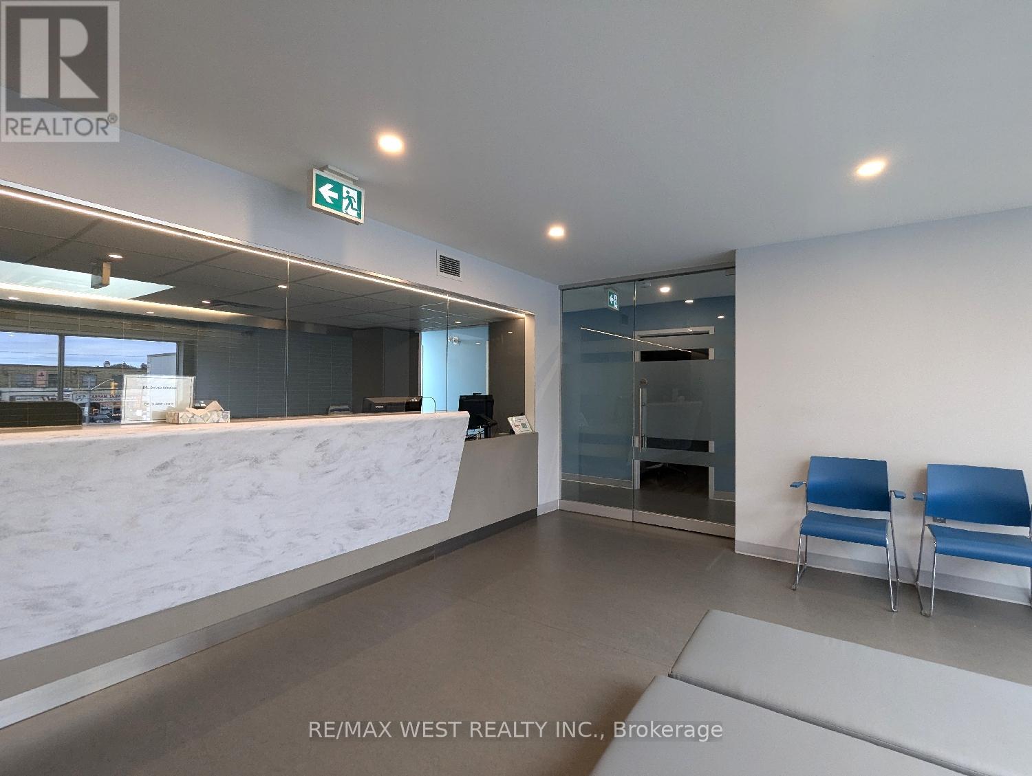 Suite 200 (4 & 5) - 2920 Dufferin Street, Toronto, Ontario  M6B 3S8 - Photo 8 - W11996380