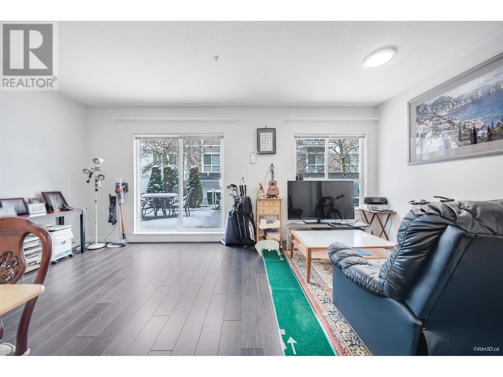 318 618 Langside Avenue, Coquitlam, British Columbia  V3J 0B8 - Photo 8 - R2965046